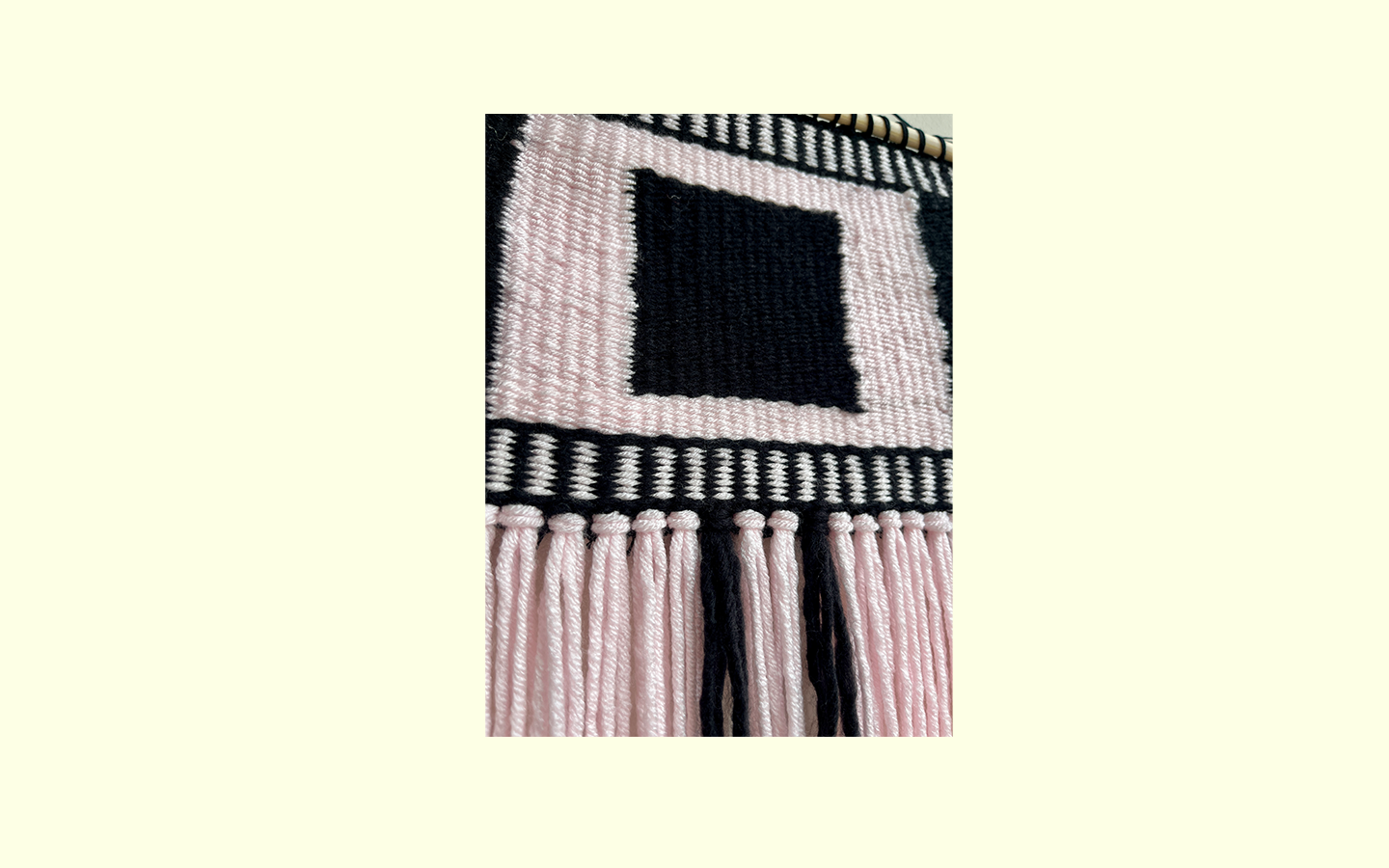 black&pink kiim4.png