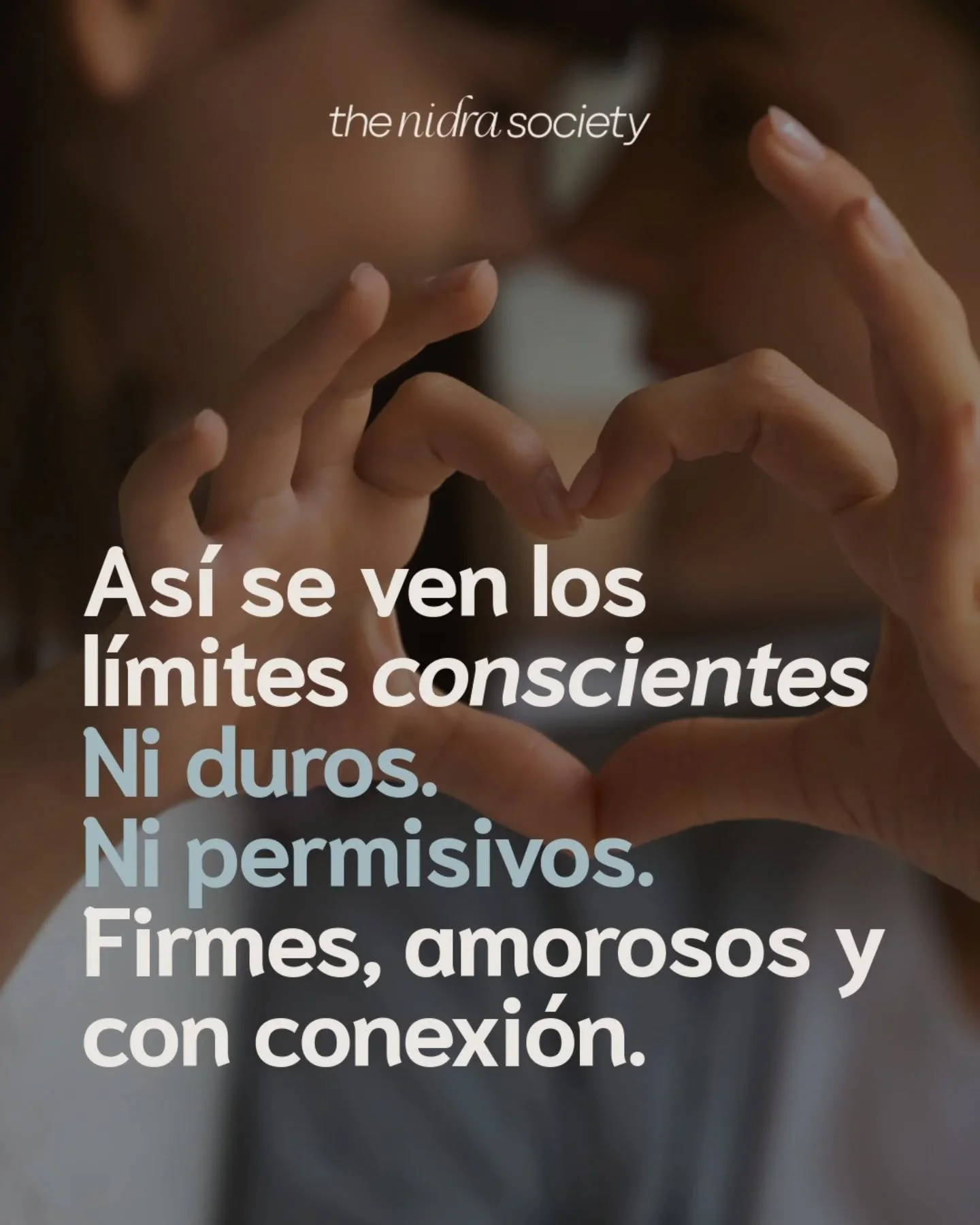 &iquest;Y si los l&iacute;mites no tuvieran que sentirse como castigo? 🤔

As&iacute; se ven los l&iacute;mites conscientes:
✦ Firmes, pero nunca duros
✦ Amorosos, nunca permisivos
✦ Con conexi&oacute;n antes que con control

Se sienten como un abraz