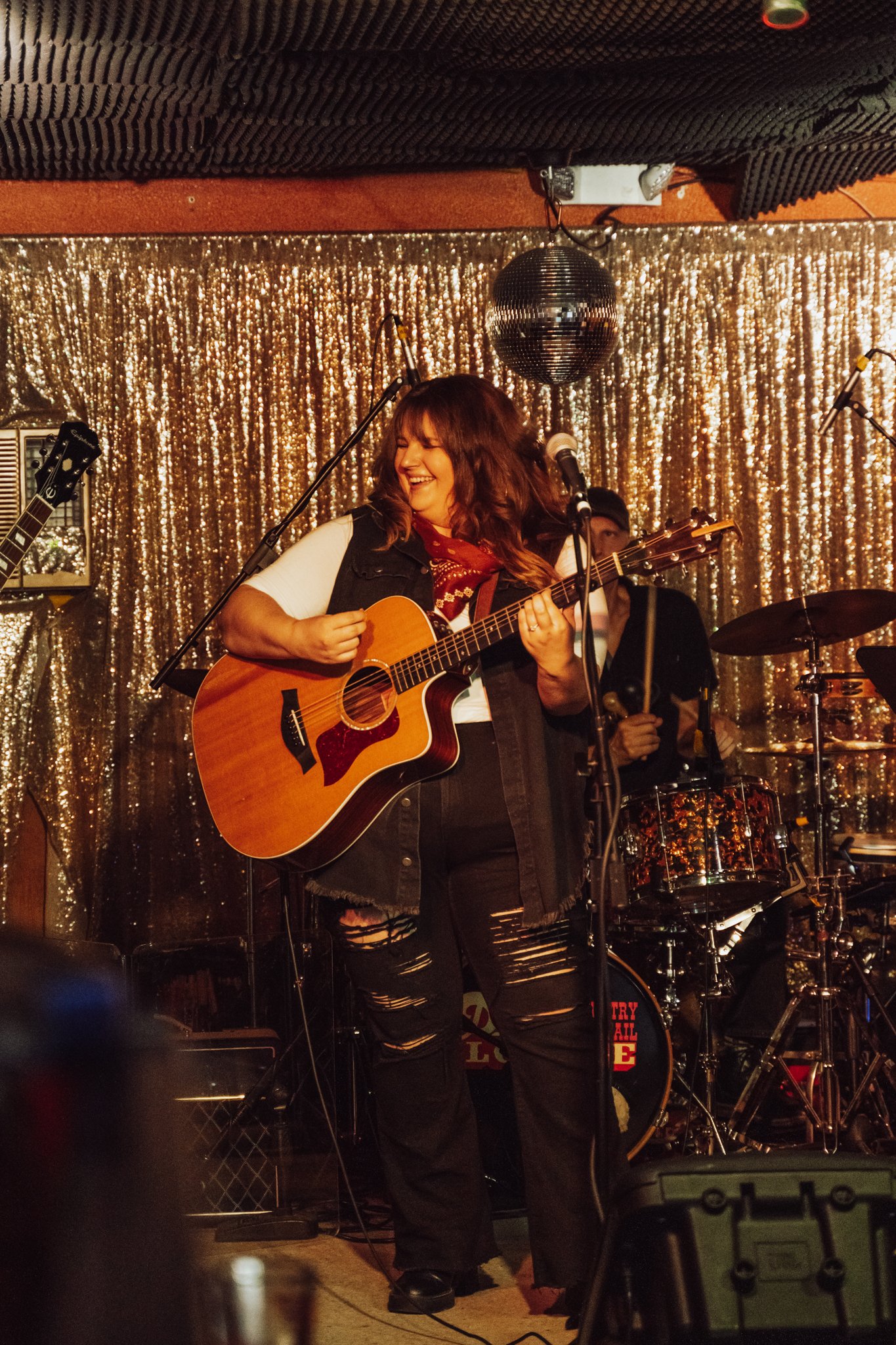 Emily-Myers-Dees-Country-Lounge-7-26-TN-Chaz-Mazzota-2025-01071.jpg