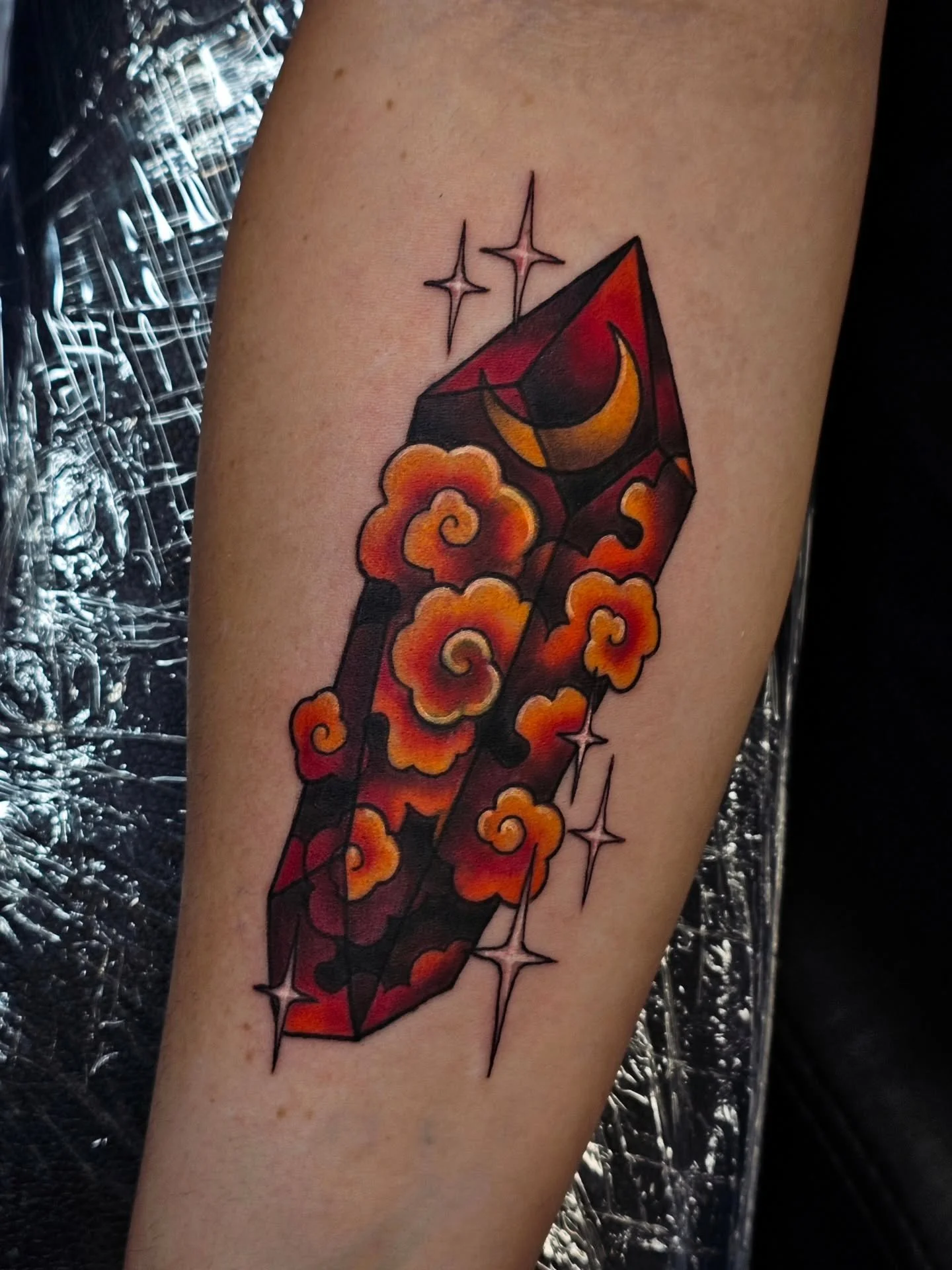Sunset crystal cover up 🌙✨️🌅

#artistsoninstagram #art #tattoo #tattooartist #tattoooftheday #colortattoo #coverup #crystaltattoo #sunset
