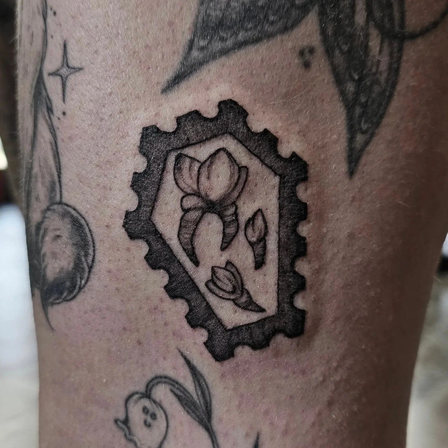 Lil teefs 🦷

#artistsoninstagram #art #tattoo #tattooartist #tattoooftheday #blackandgreyattoo #darkart #teeth #stamp