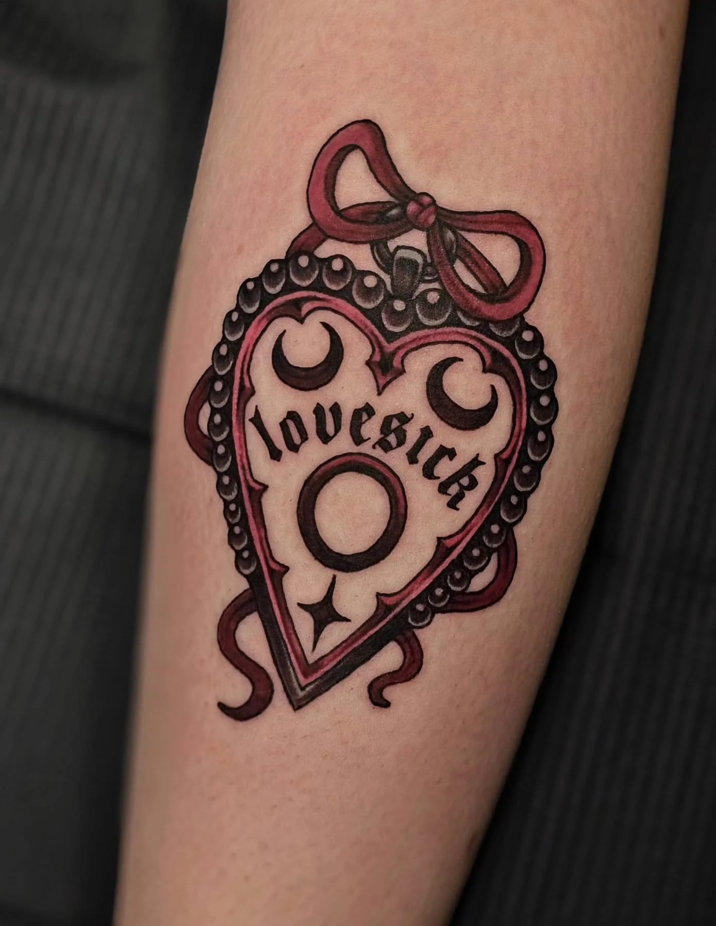 🎀 Lovesick 🎀

#tattoo #tattooartist #valetinesday #planchette #lovesick