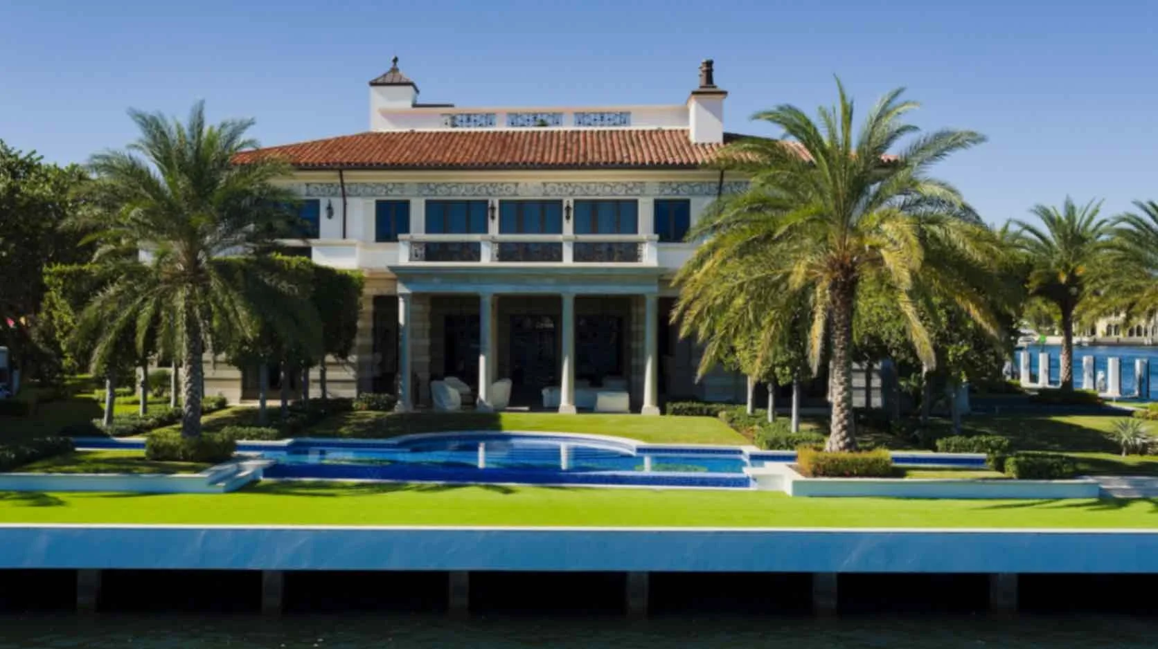 Why Waterfront Villas Create More Memorable Luxury Vacations