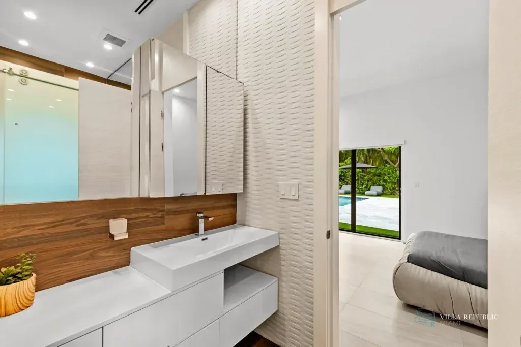 imgi_55_VillaRepublicMiami-VillaMaya-NorthMiamiBeach-59-1024x683.webp