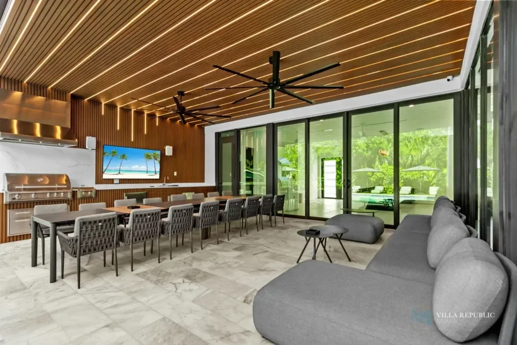 imgi_100_VillaRepublicMiami-VillaMaya-NorthMiamiBeach-14-1024x683.webp