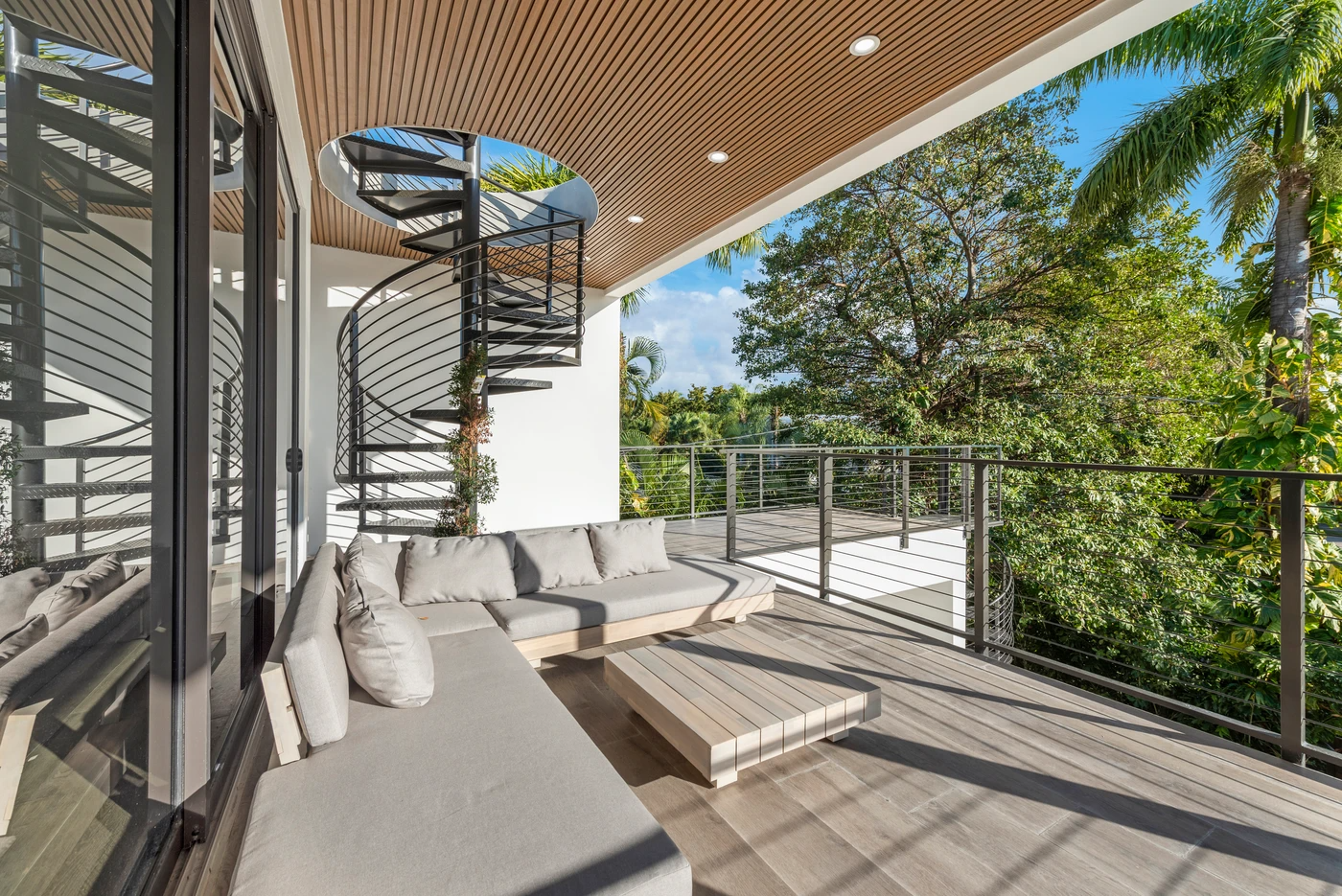 imgi_31_villa-republic-miami-villa-summercrest-058.png
