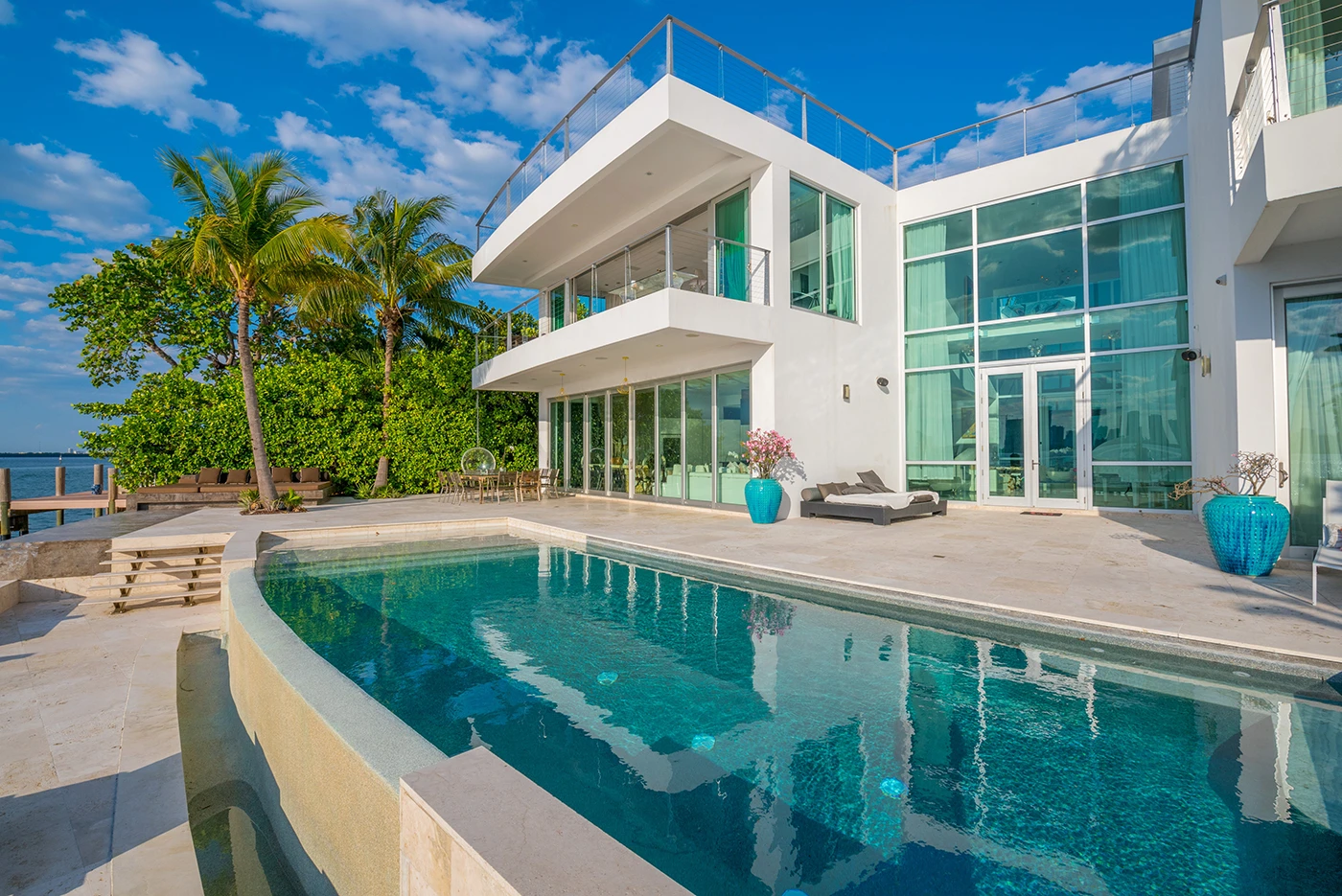 Vanessa  |  6 Bedrooms