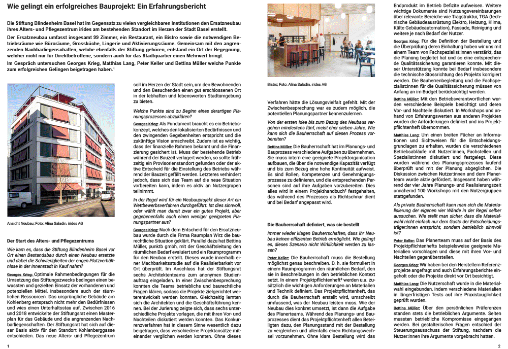 Bild eines modernen Restaurant- oder Bistroraums mit roten Stühlen, Holzvertäfelung an den Wänden und großen Fenstern, die Tageslicht hereinlassen.