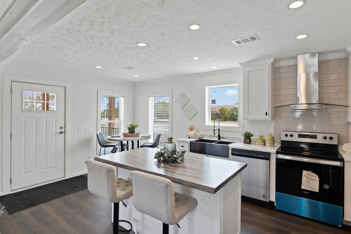 Winston-Venice-Kitchen-2.jpg