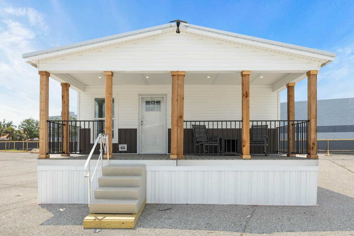 Winston-Venice-Exterior-1.jpg