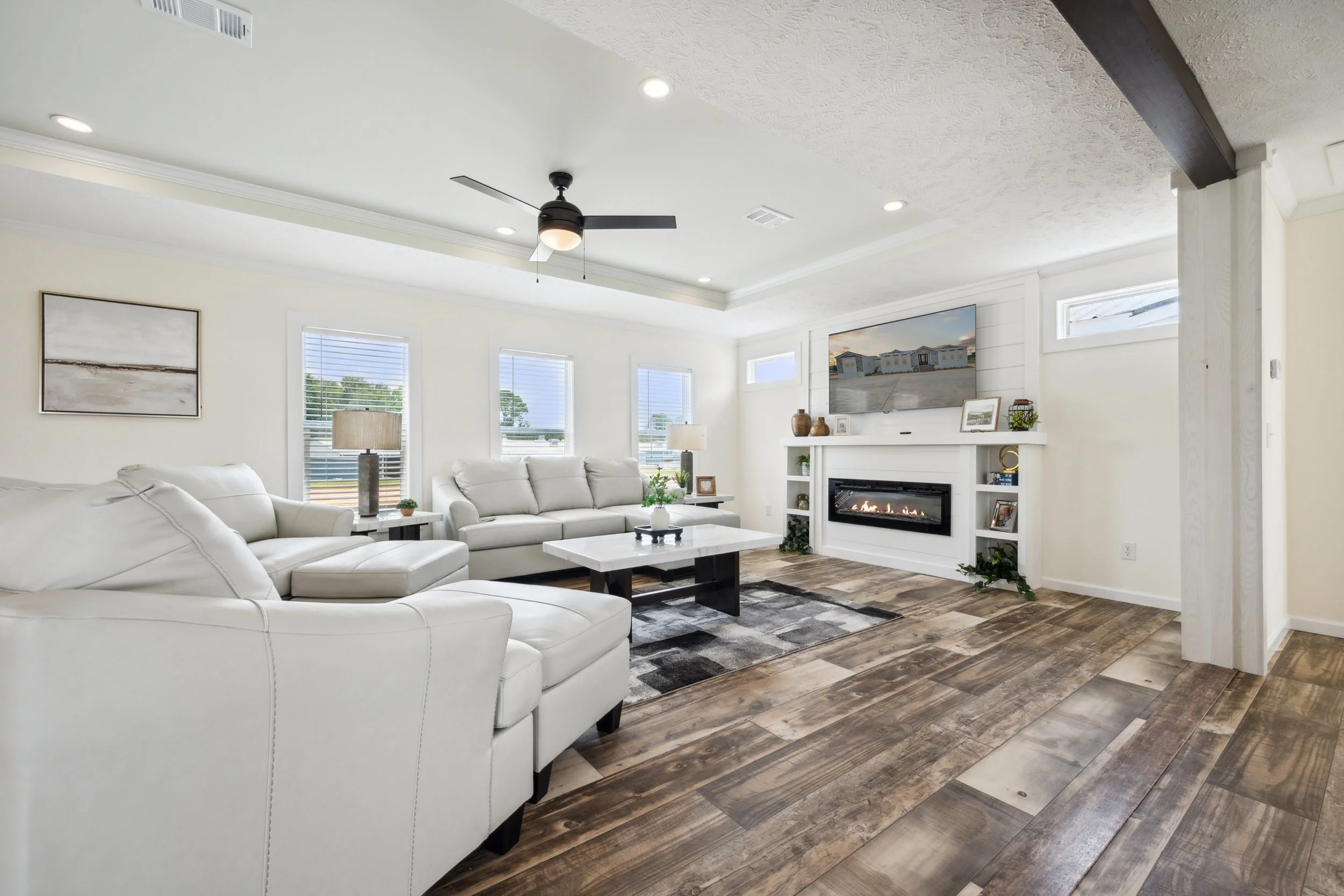Bravo-Nexus-LivingRoom-12.jpg