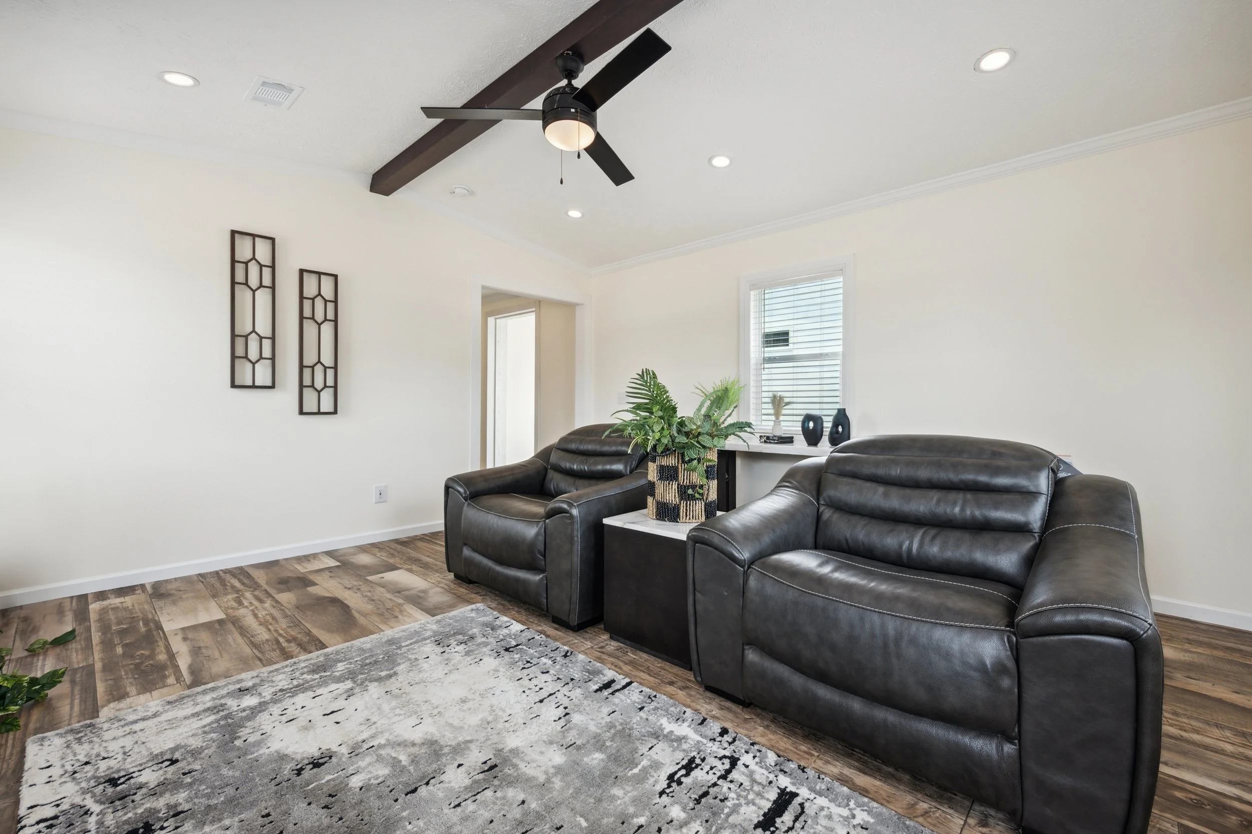 Bravo-Nexus-LivingRoom-2.jpg