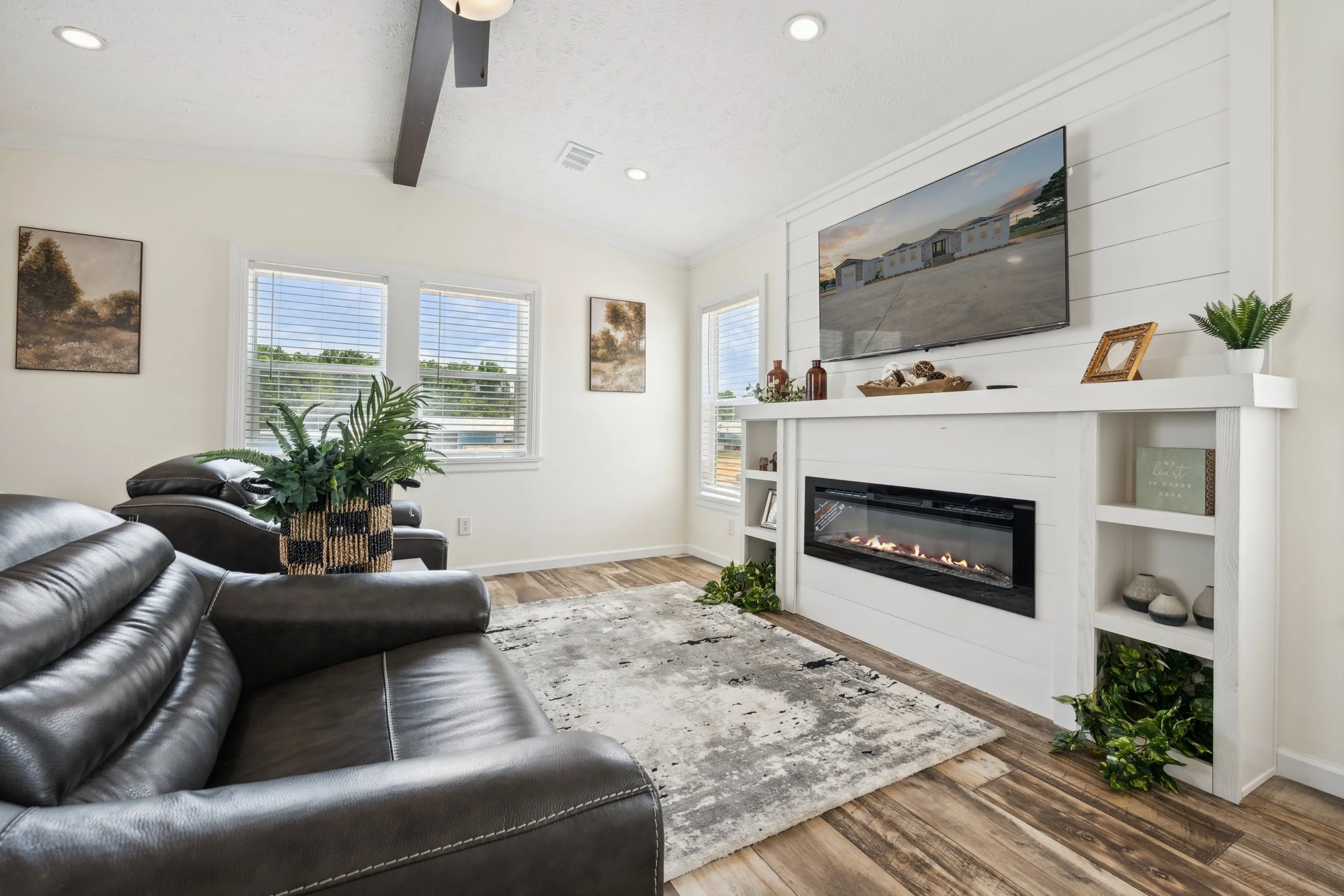 Bravo-Nexus-Fireplace-3.jpg