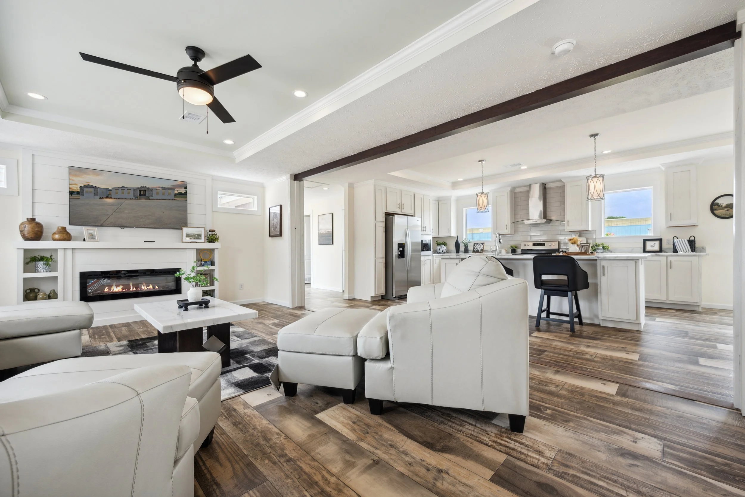 Bravo-Nexus-LivingRoom-14.jpg