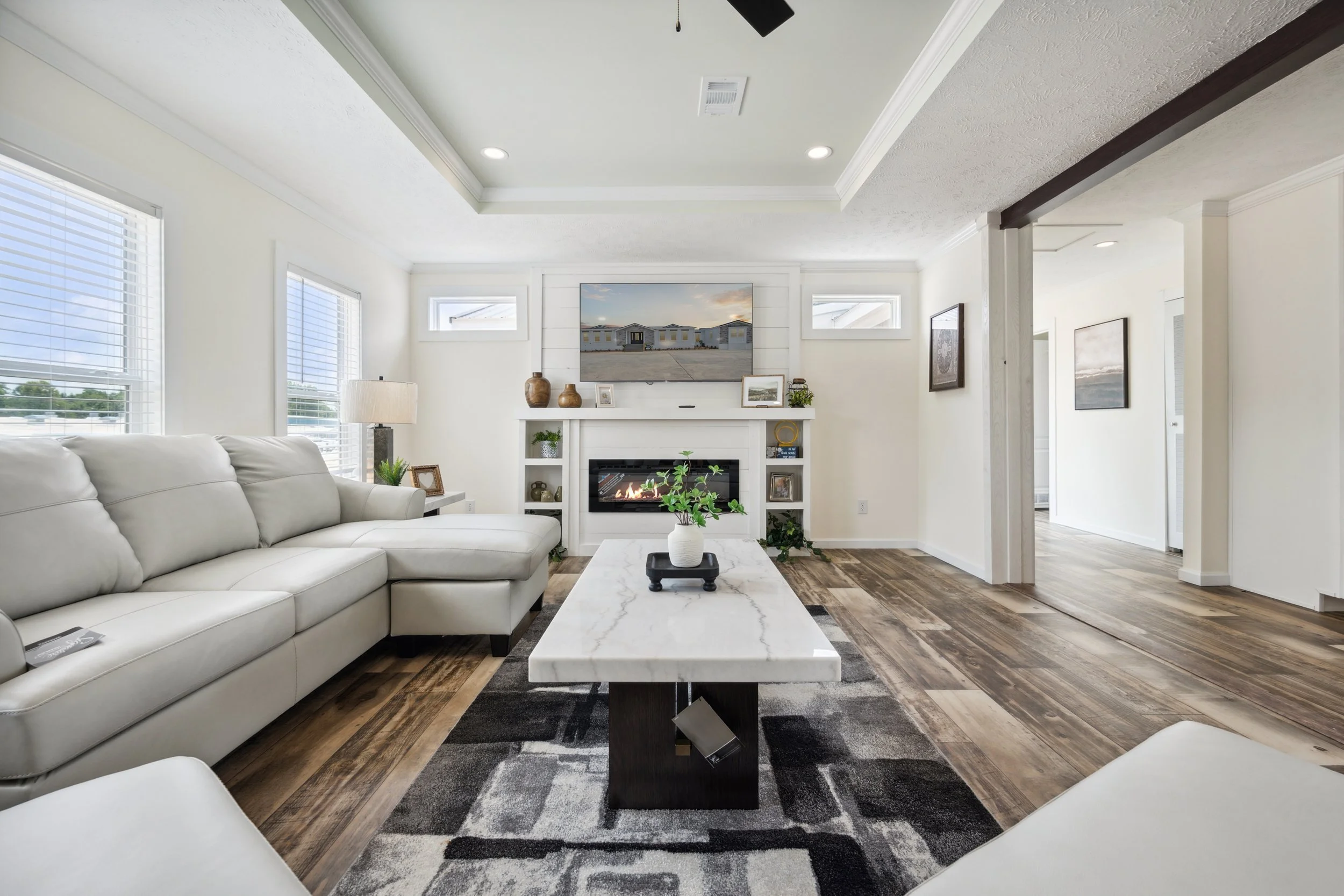Bravo-Nexus-LivingRoom-10.jpg