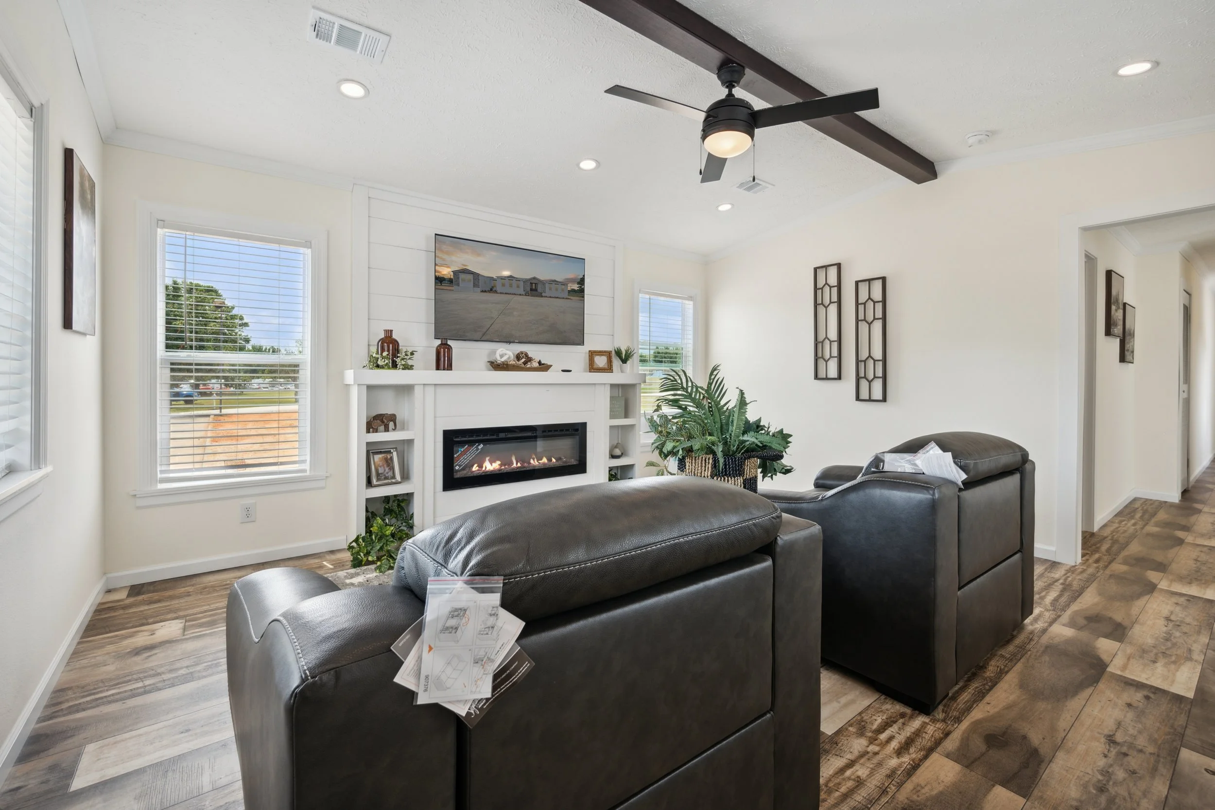 Bravo-Nexus-LivingRoom-4.jpg