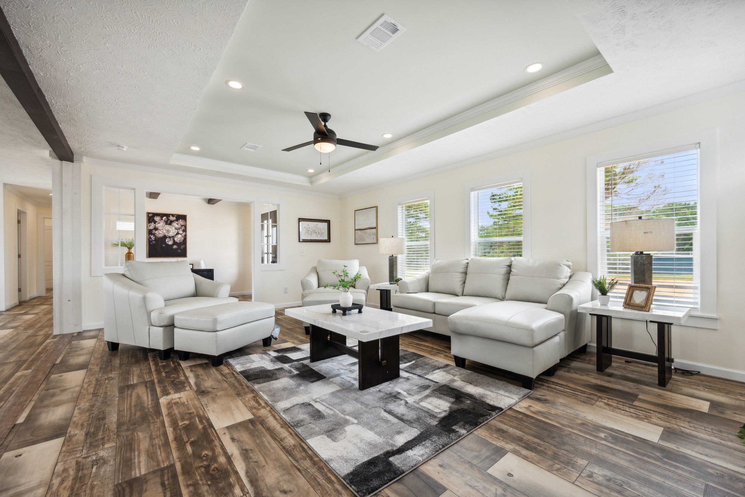Bravo-Nexus-LivingRoom-16.jpg