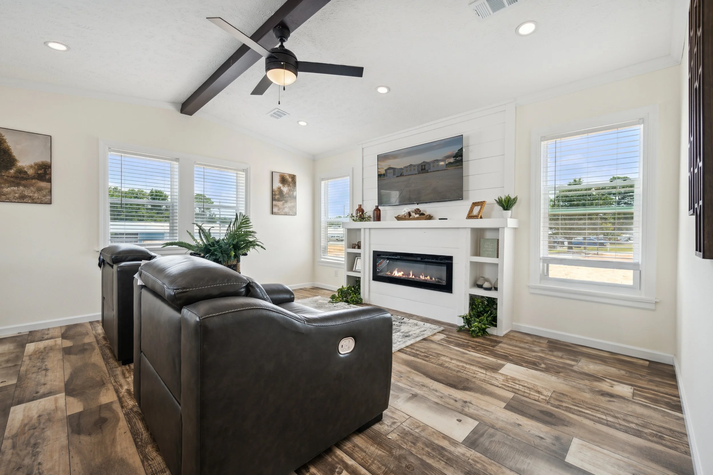 Bravo-Nexus-LivingRoom-3.jpg
