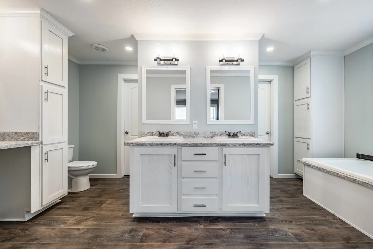 Winston-Delmar-Bathroom-2.jpg