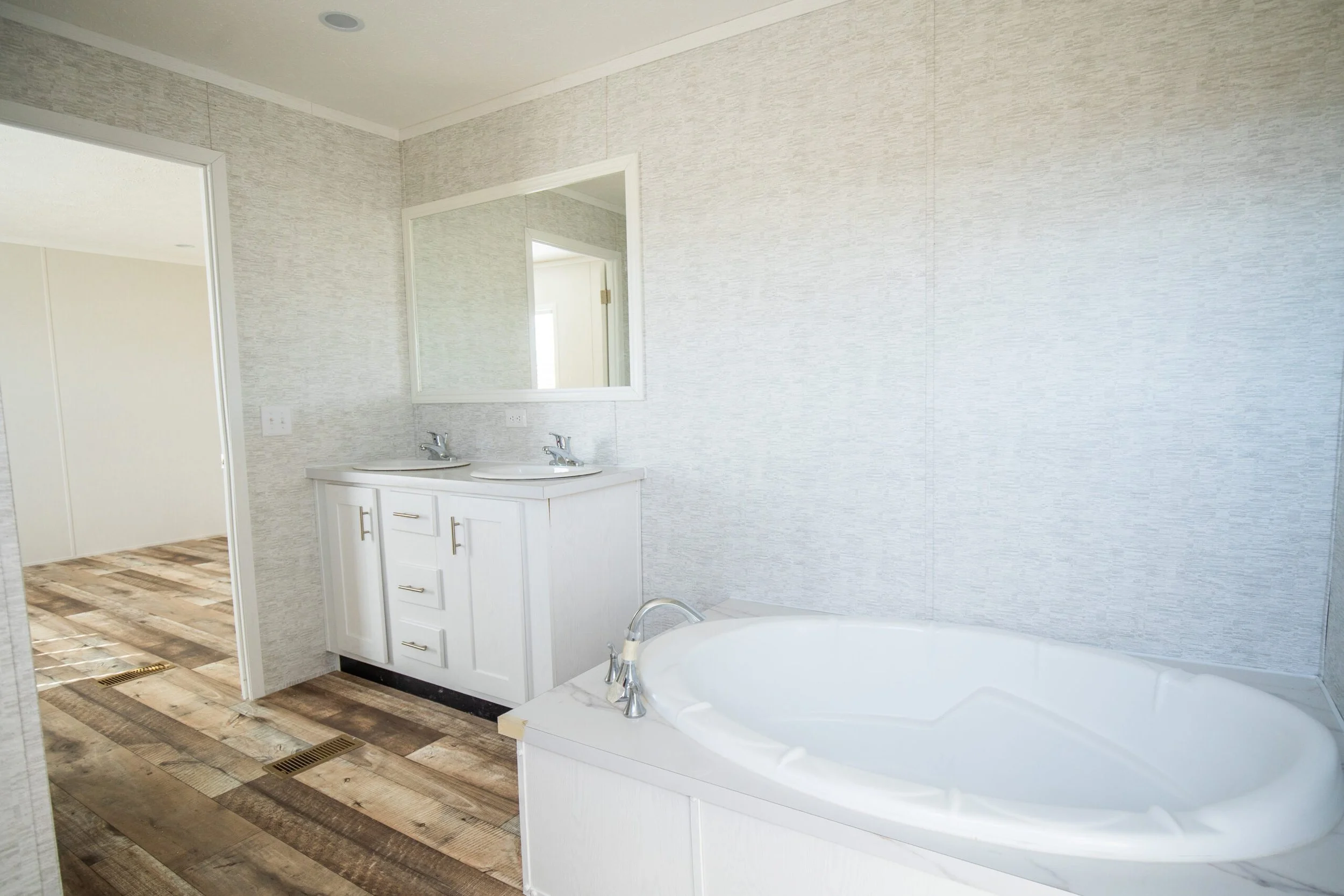 Embark-Onward-Bathroom-1.jpg