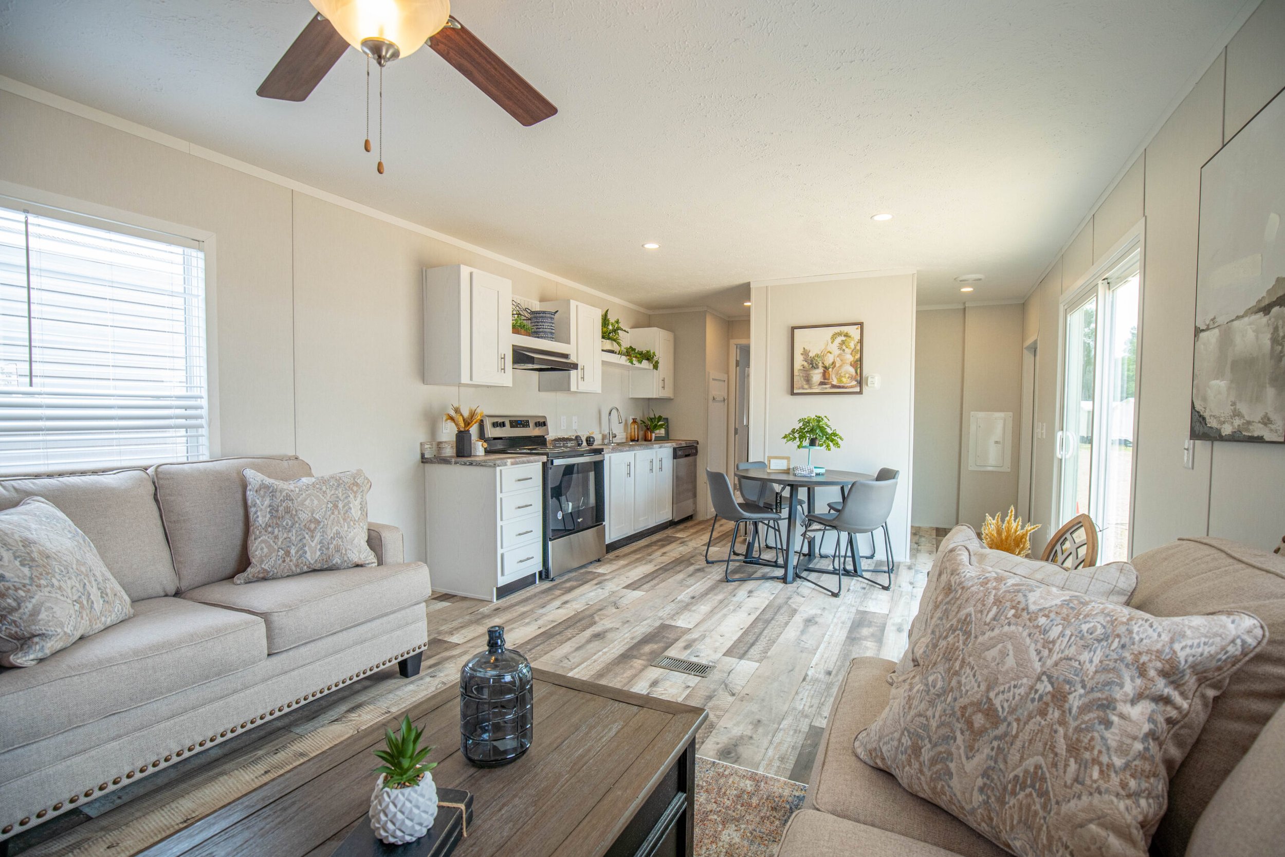 Embark-Lewis-Kitchen-Dining-1.jpg