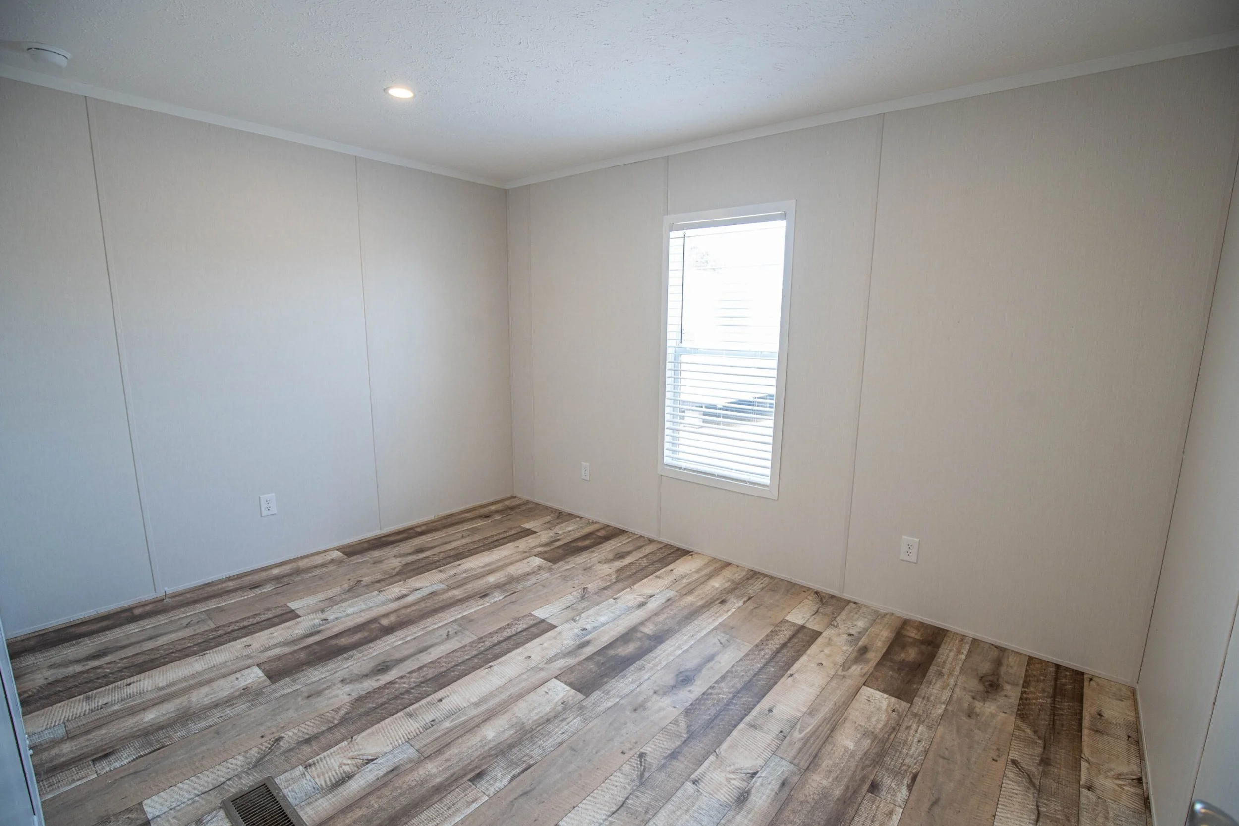 Embark-Lewis-Bedroom-1.jpg