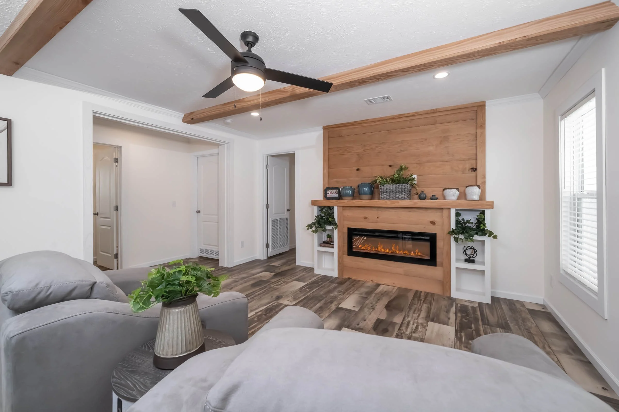 Bravo-Milo-Livingroom-3.jpg