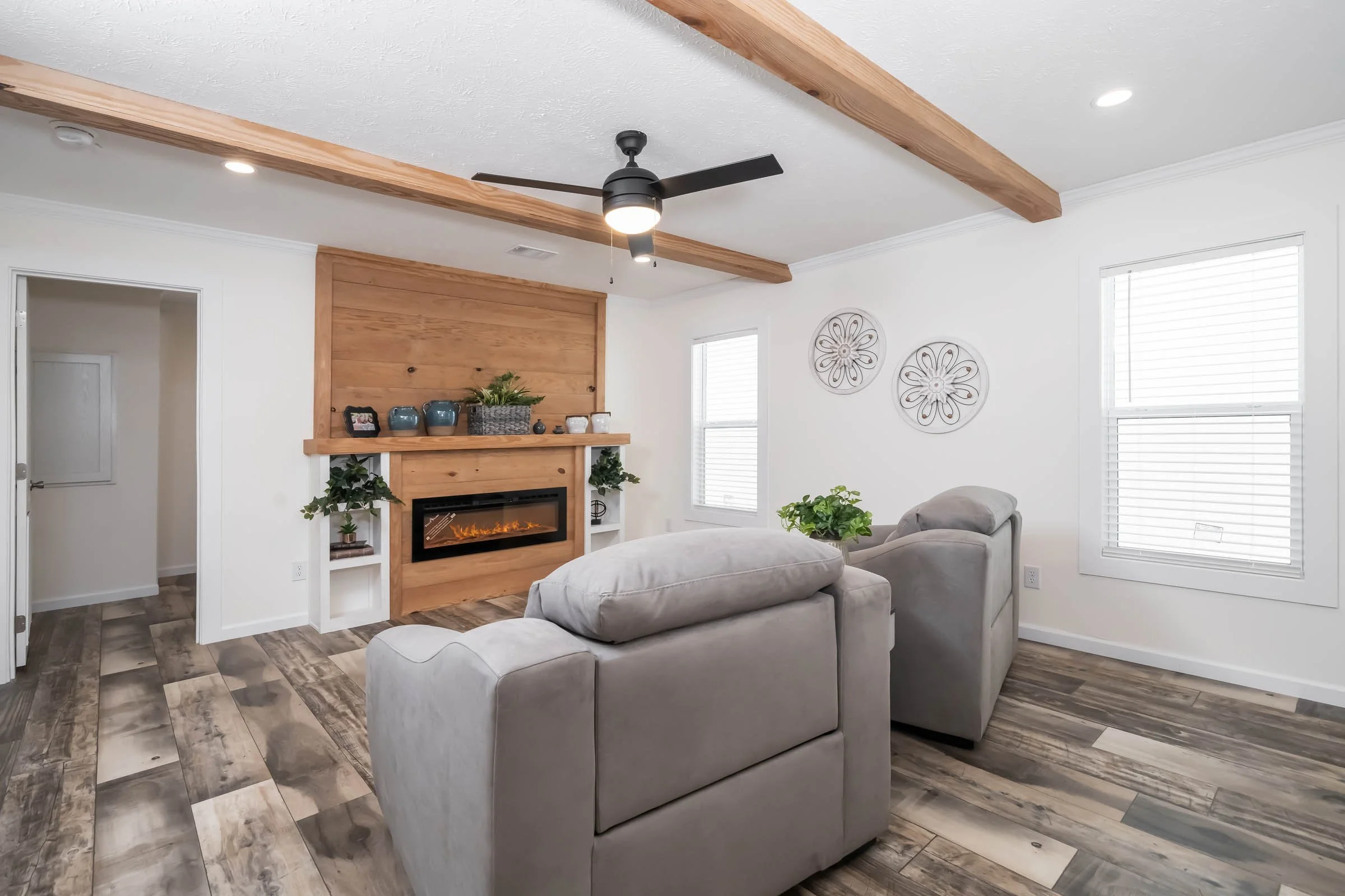 Bravo-Milo-Livingroom-7.jpg