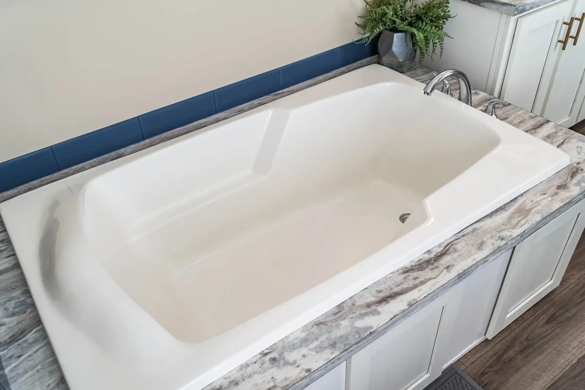 Winston_Helicon_20_Tub_7240-1.jpg