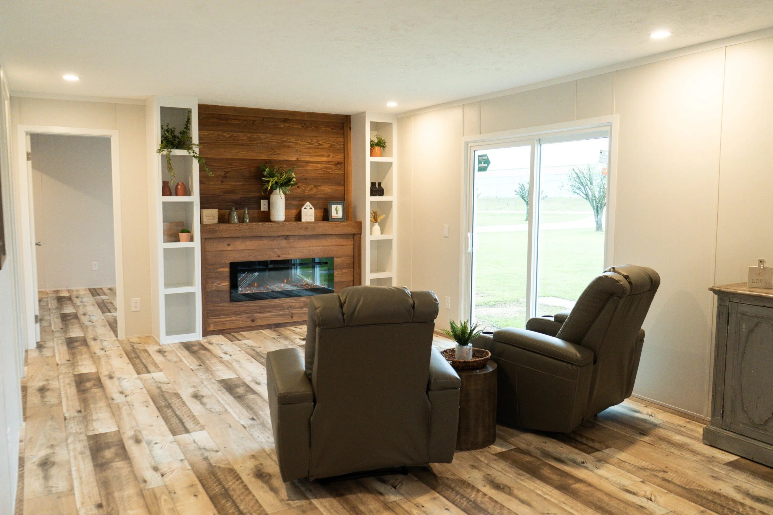 Embark-BigSky-LivingRoom-1.jpg
