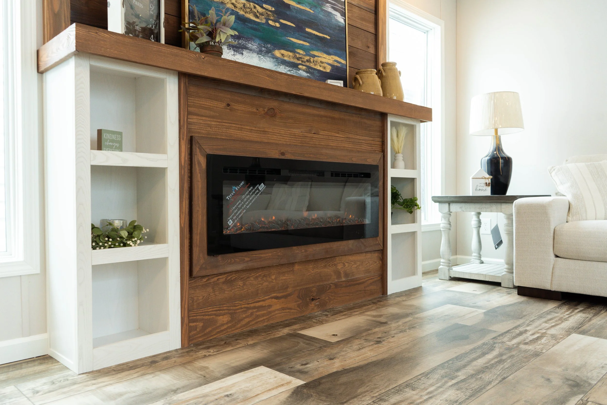 Bravo-Ace-Livingroom-Fireplace-1.jpg