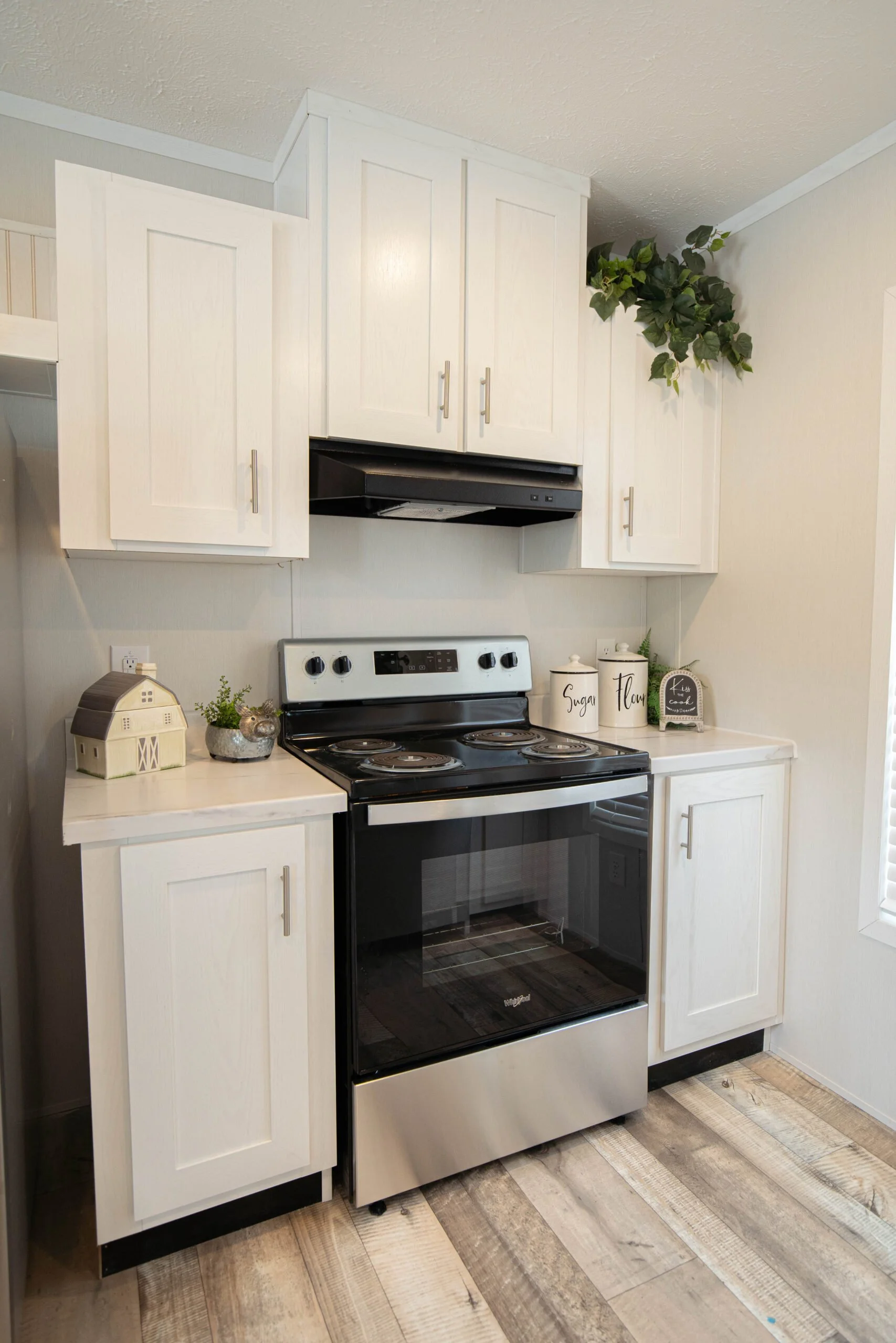Embark-Hudson-Kitchen-2.jpg