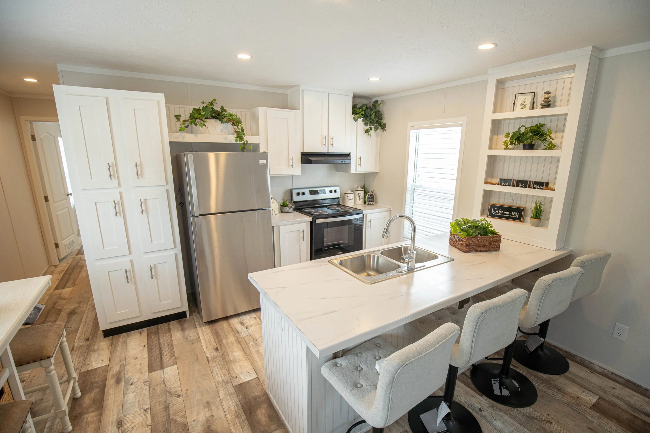 Embark-Hudson-Kitchen-3.jpg