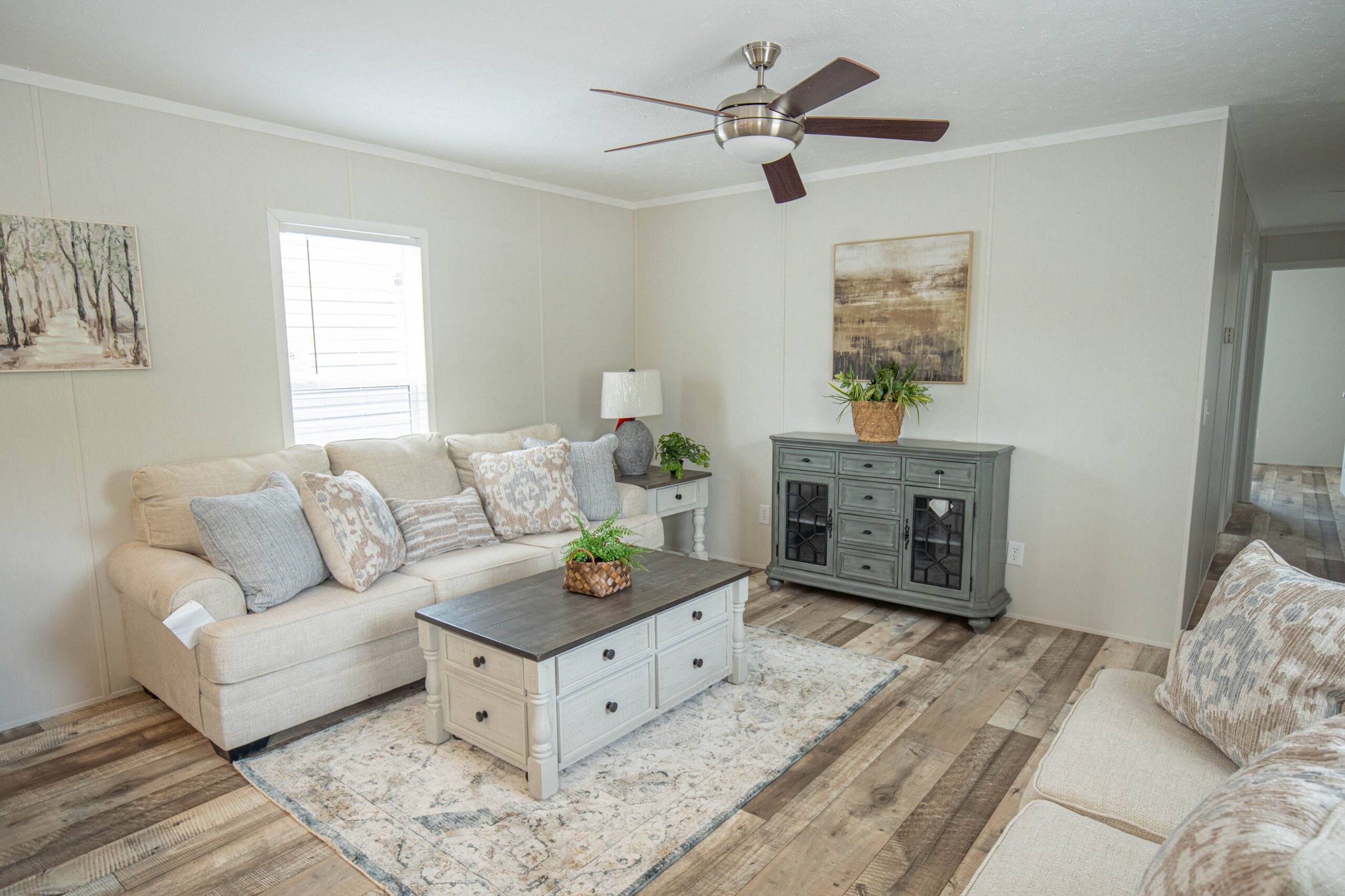 Embark-Hudson-LivingRoom-2.jpg