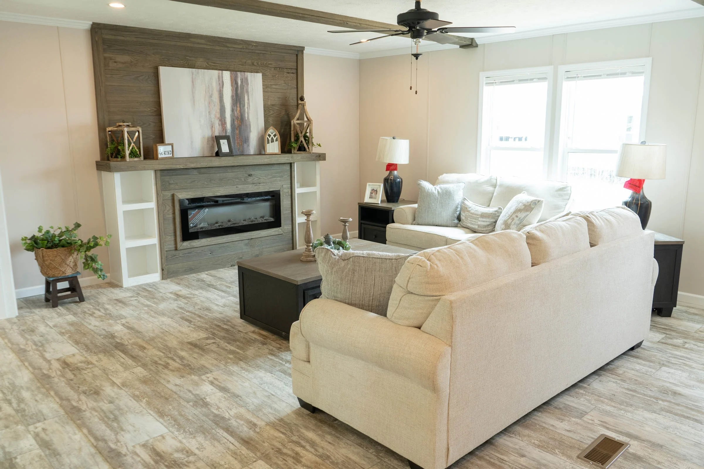 Bravo-Luna-Livingroom-2.jpg