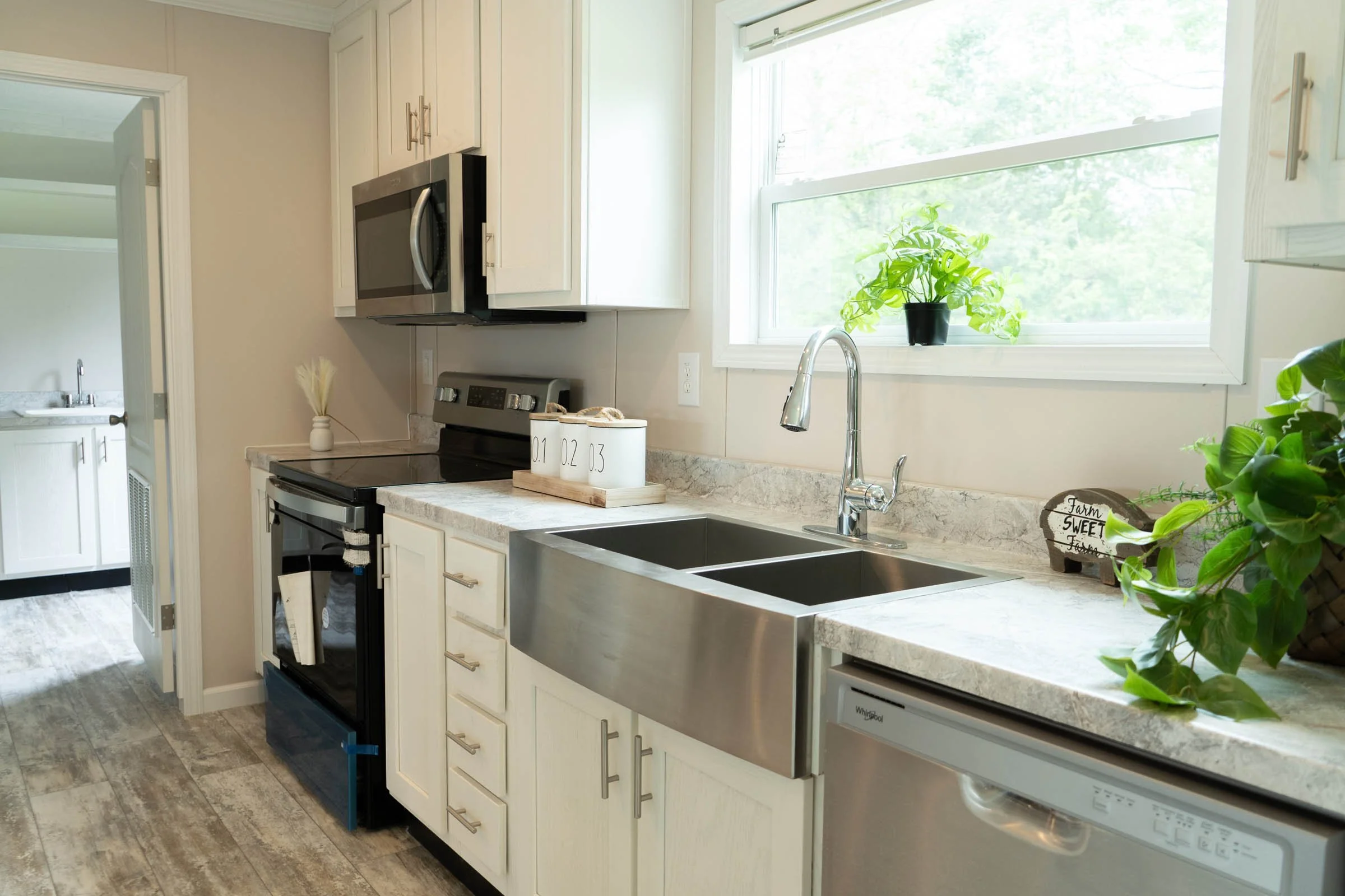 Bravo-Luna-Kitchen-2.jpg