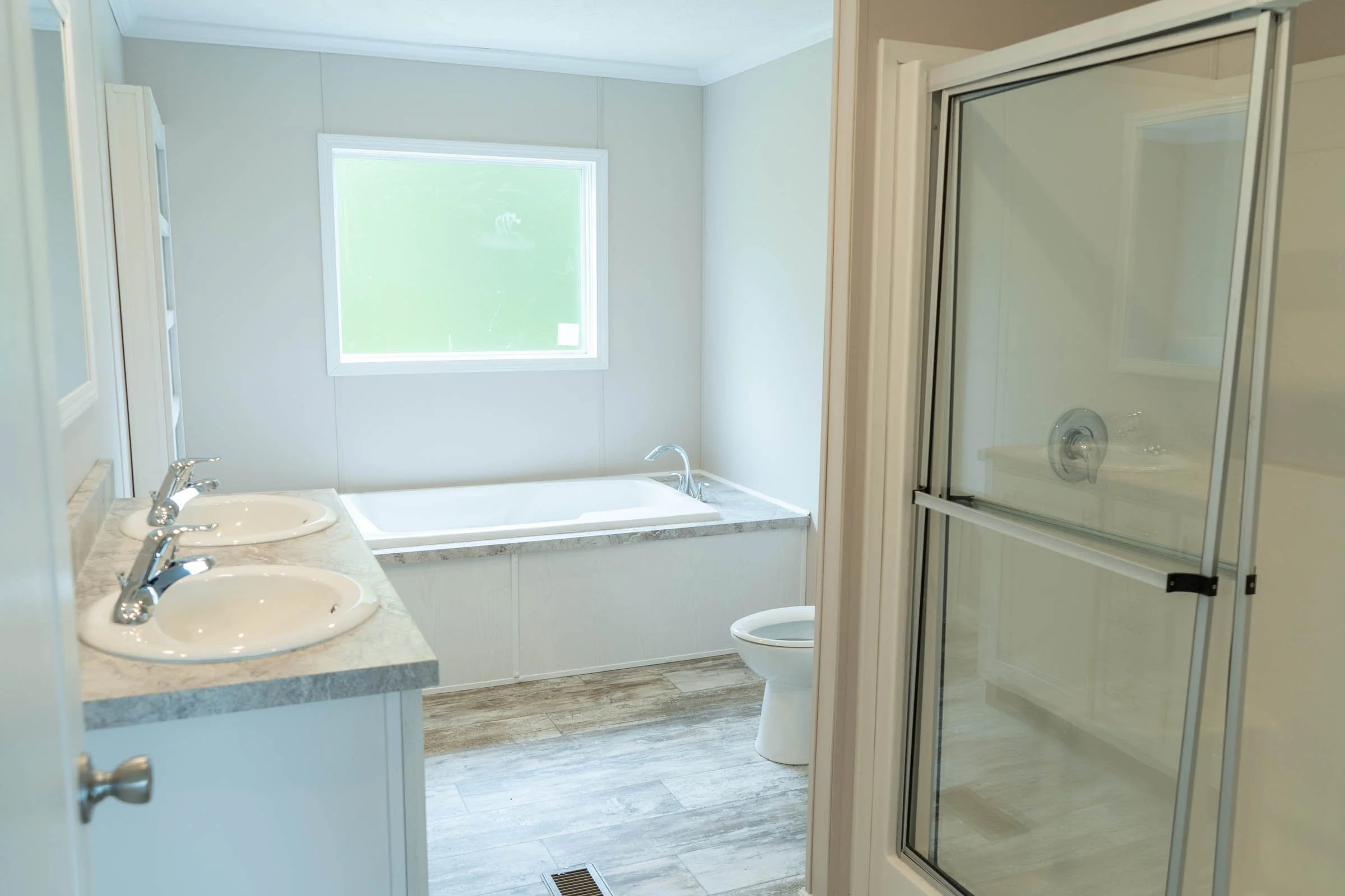 Bravo-Luna-Bathroom-2.jpg