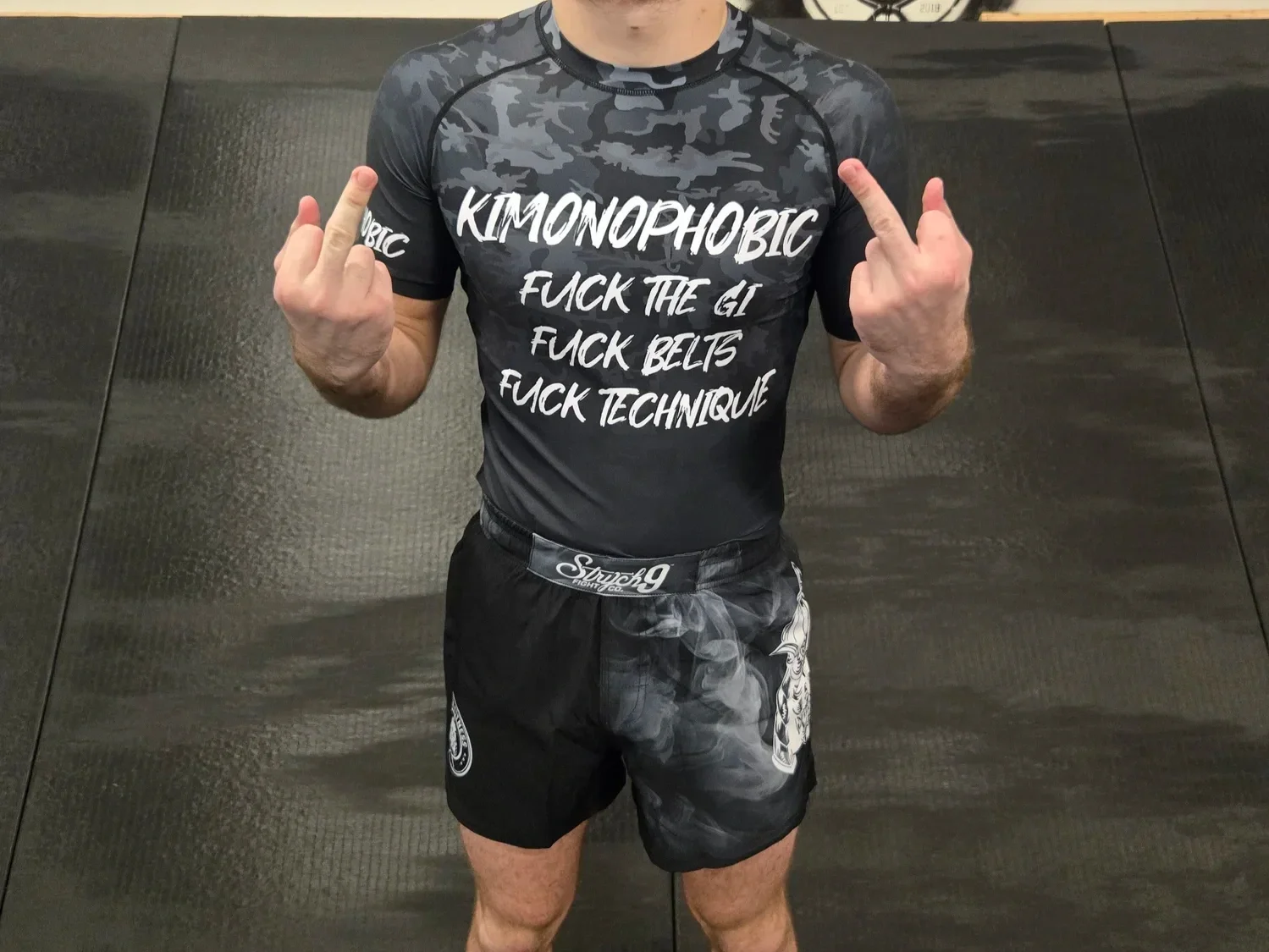Kimonophobic jiujitsu rash guard short sleeved