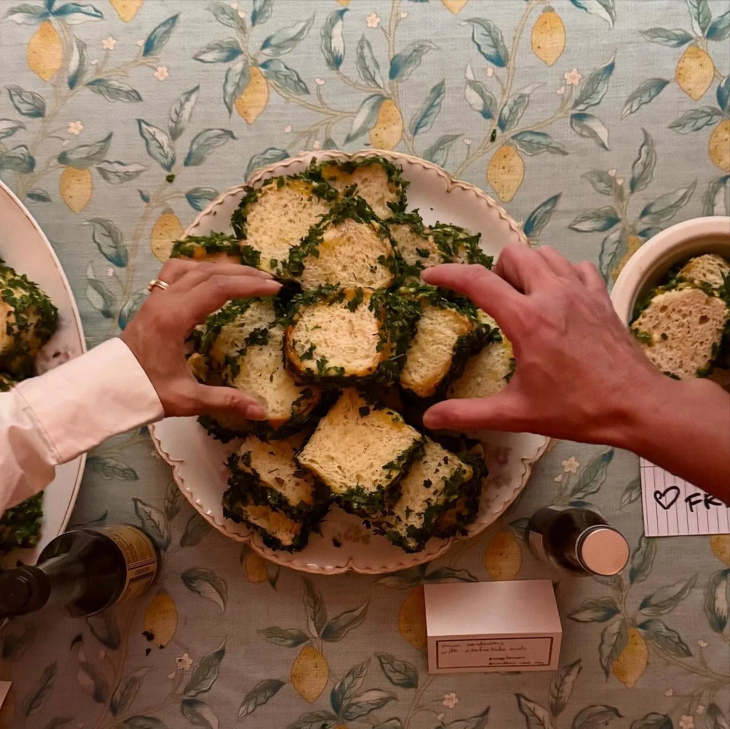 Last week I made a tiny lecture and 75 tiny sandwiches about Worcestershire sauce for a @brooklyninstitute members’ party on “world historical whoopsies.” 😬😅
The story goes that Lea & Perrins, chemists of Worcester, were app