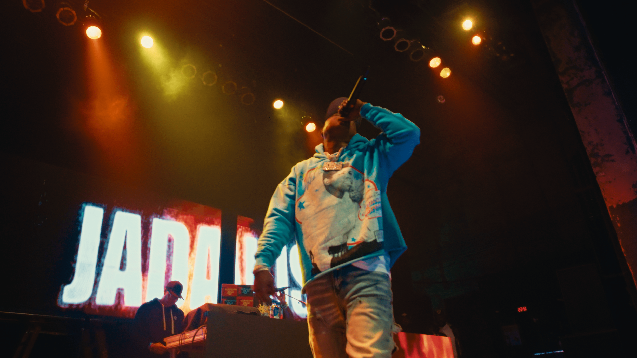 Music & Entertainment