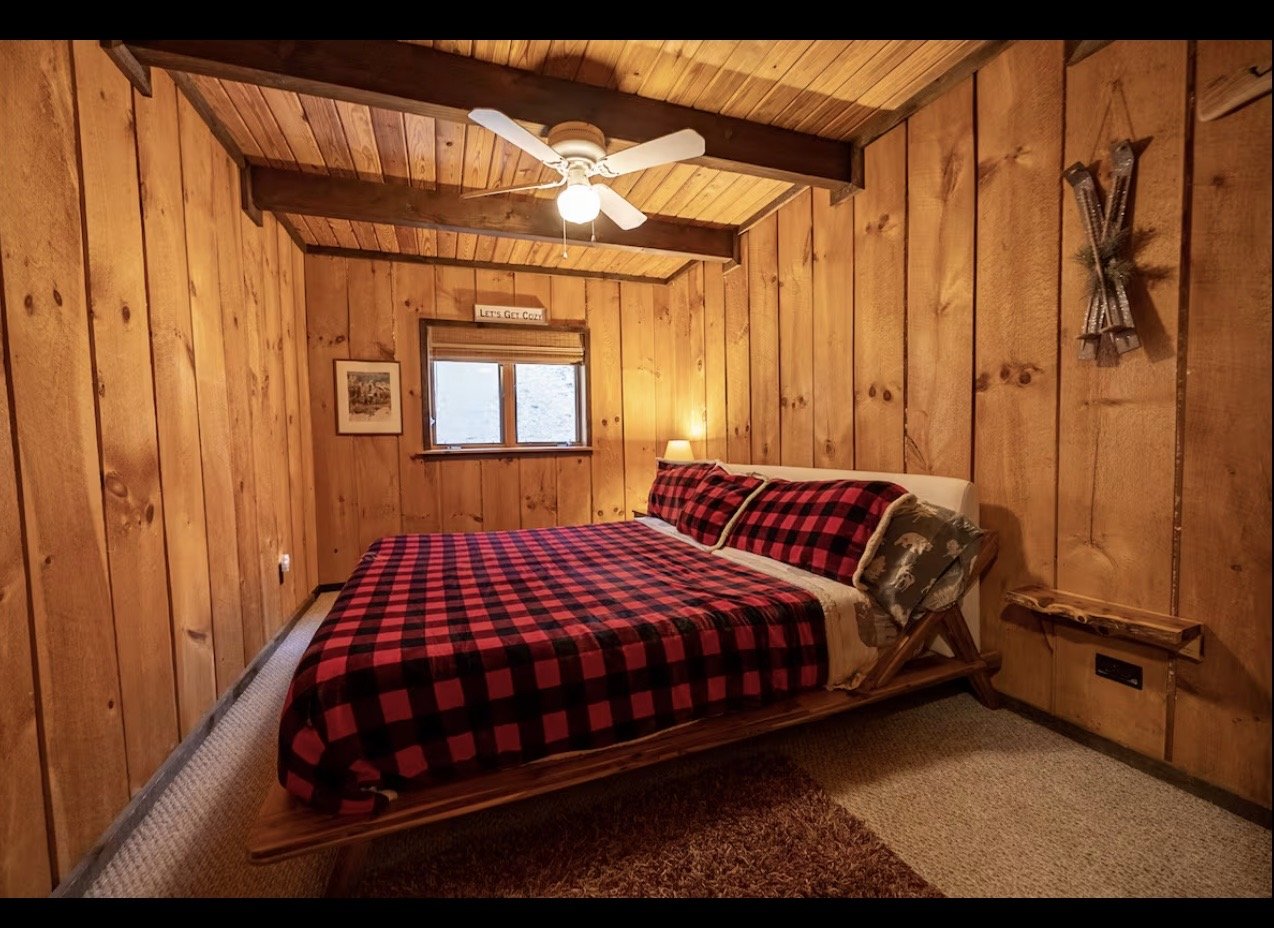 Catskills Retreat May 18-21, Queen Bed, Private Room