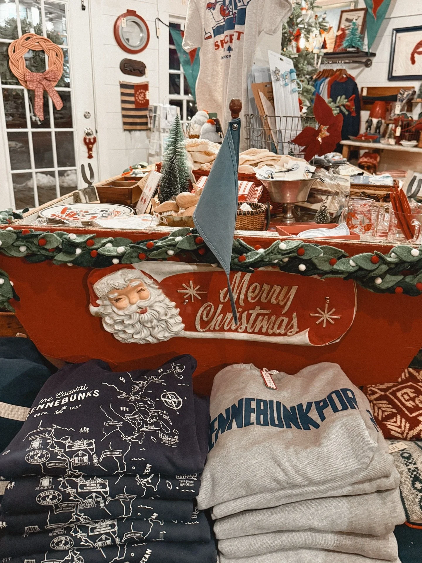 Spotted our Coastal Kennebunks design at @seacraftvintage holiday drinks last night 💙 the shop is the peak embodiment of coastal Christmas and couldn&rsquo;t be cuter this time of year 

I don&rsquo;t make it out of the house much but I spent yester