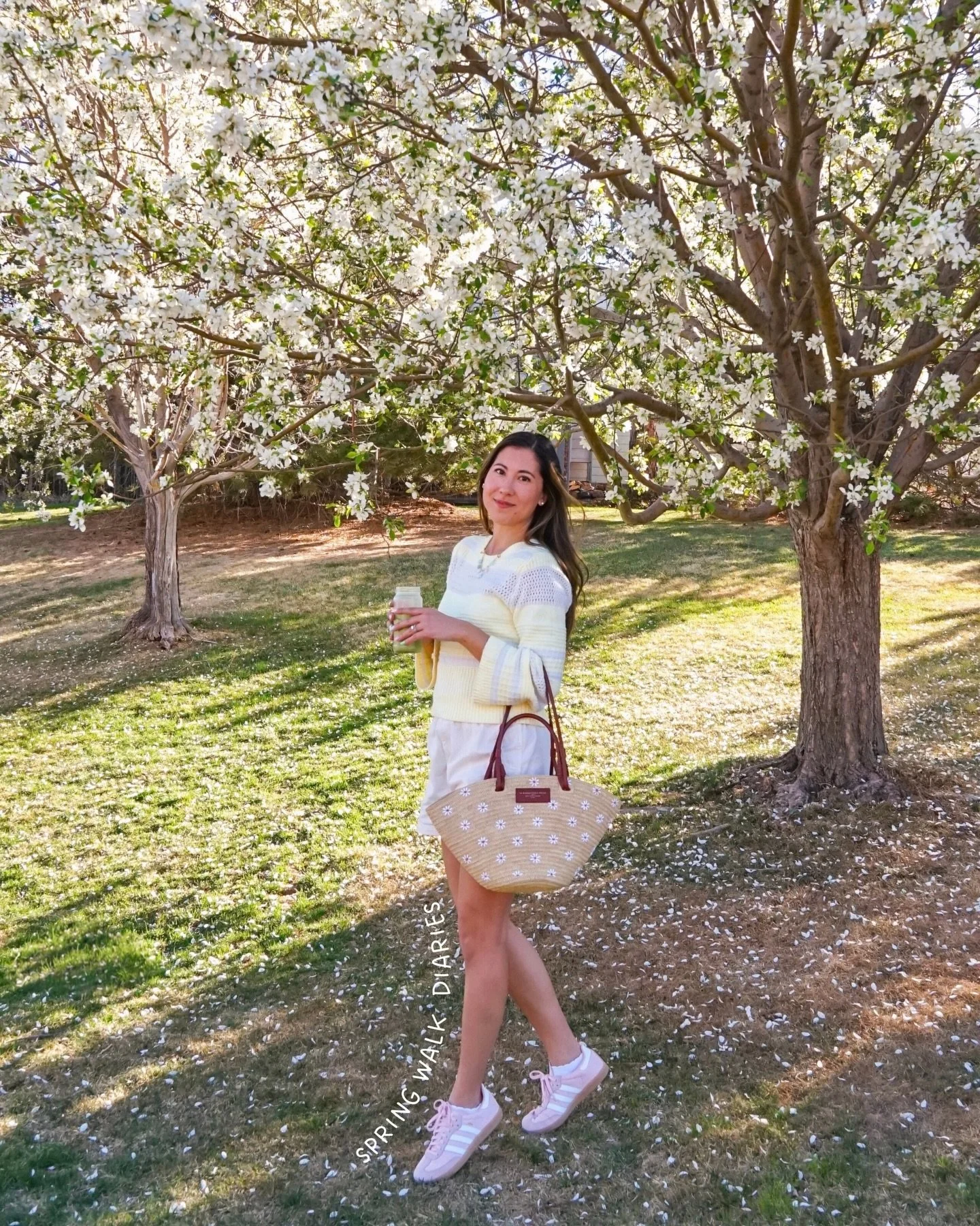Spring is in bloom so this is your sign to make strawberry matchas, meet up with a girl friend and go on a flower walk 🌸

What is your ideal outdoor spring activity? 

#springvibes #visualdiary #springindenver #tomsnticizeyourlife #springmornings