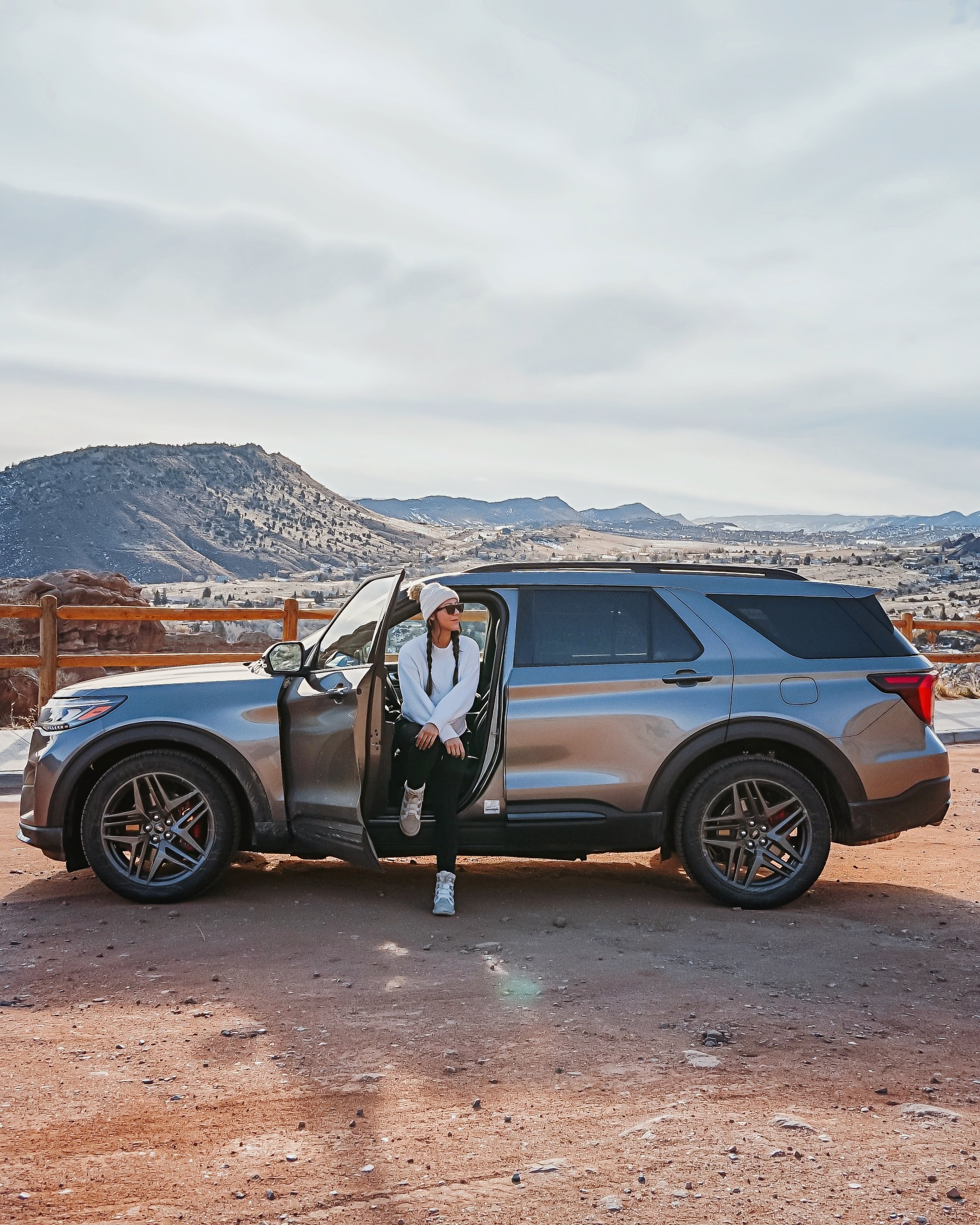 girl in ford explorer