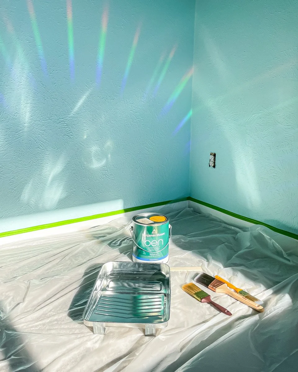 benjmin moore paint can