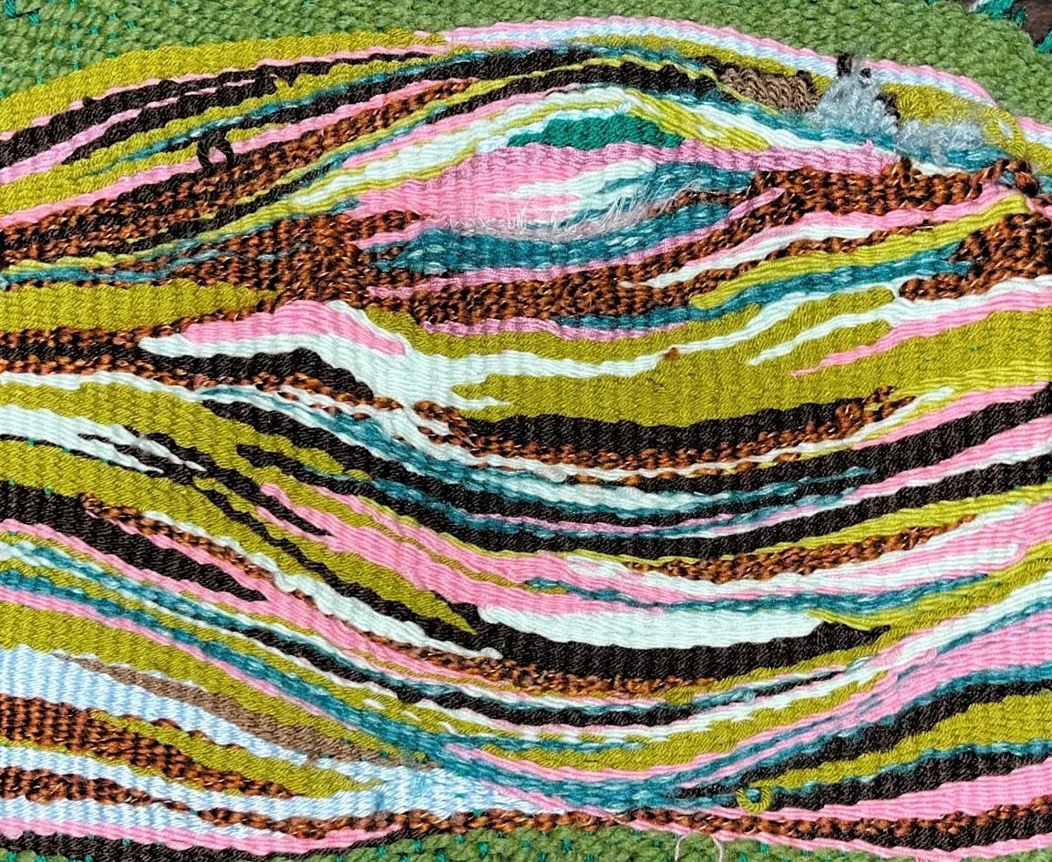 𝓉𝒽𝓇ℯ𝒶𝒹𝓈 ℴ𝒻 𝓃𝒶𝓉𝓊𝓇ℯ, 𝓌ℴ𝓋ℯ𝓃 𝒾𝓃𝓉ℴ 𝒸ℴ𝓁ℴ𝓇 𝒶𝓃𝒹 𝒻ℴ𝓇𝓂  𝓇ℯ𝓂𝒾𝓃𝒾𝓈𝒸ℯ𝓃𝓉 ℴ𝒻 𝓉𝒽ℯ 𝒽𝓊𝒹𝓈ℴ𝓃 𝓋𝒶𝓁𝓁ℯ𝓎 𝓇𝒾𝓋ℯ𝓇 𝓉𝓇𝒶𝒾𝓁． 🦪🌷