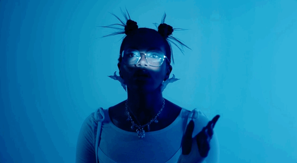 claudiaisaki-deck5.gif