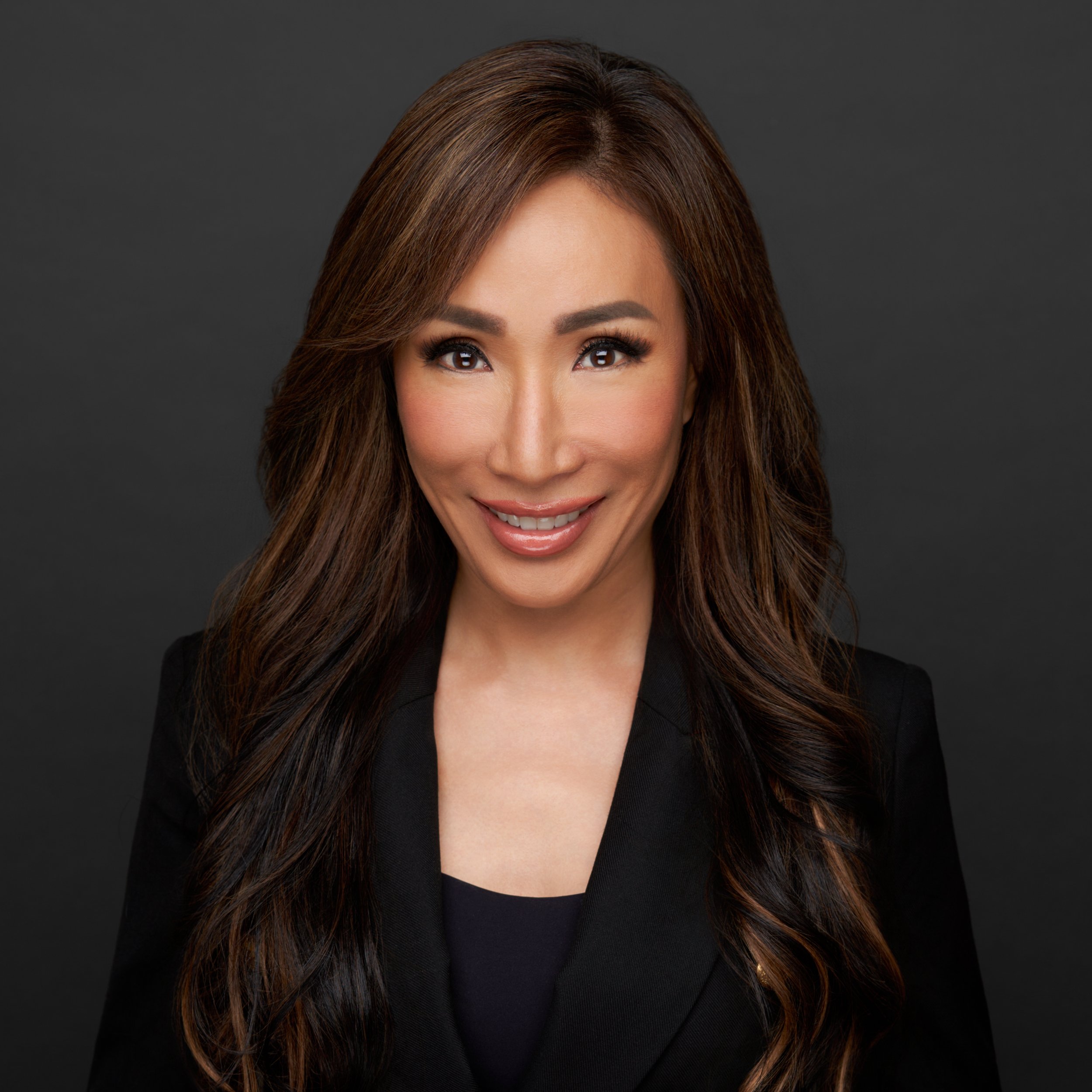 CHRISTINA KIM 2026 3-real-estate-headshot-san-diego-reve-studios.jpg