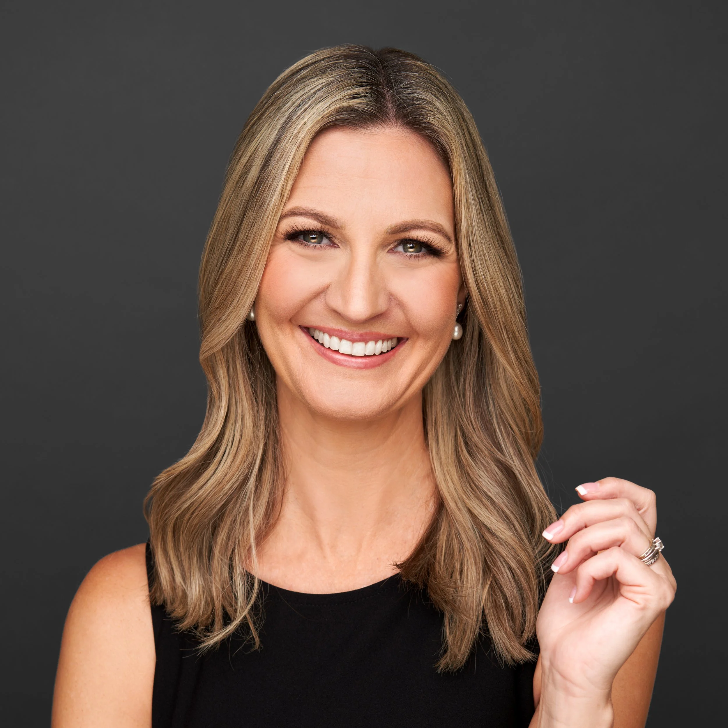 SARAH BENSON 4-real-estate-headshot-san-diego-reve-studios.jpg
