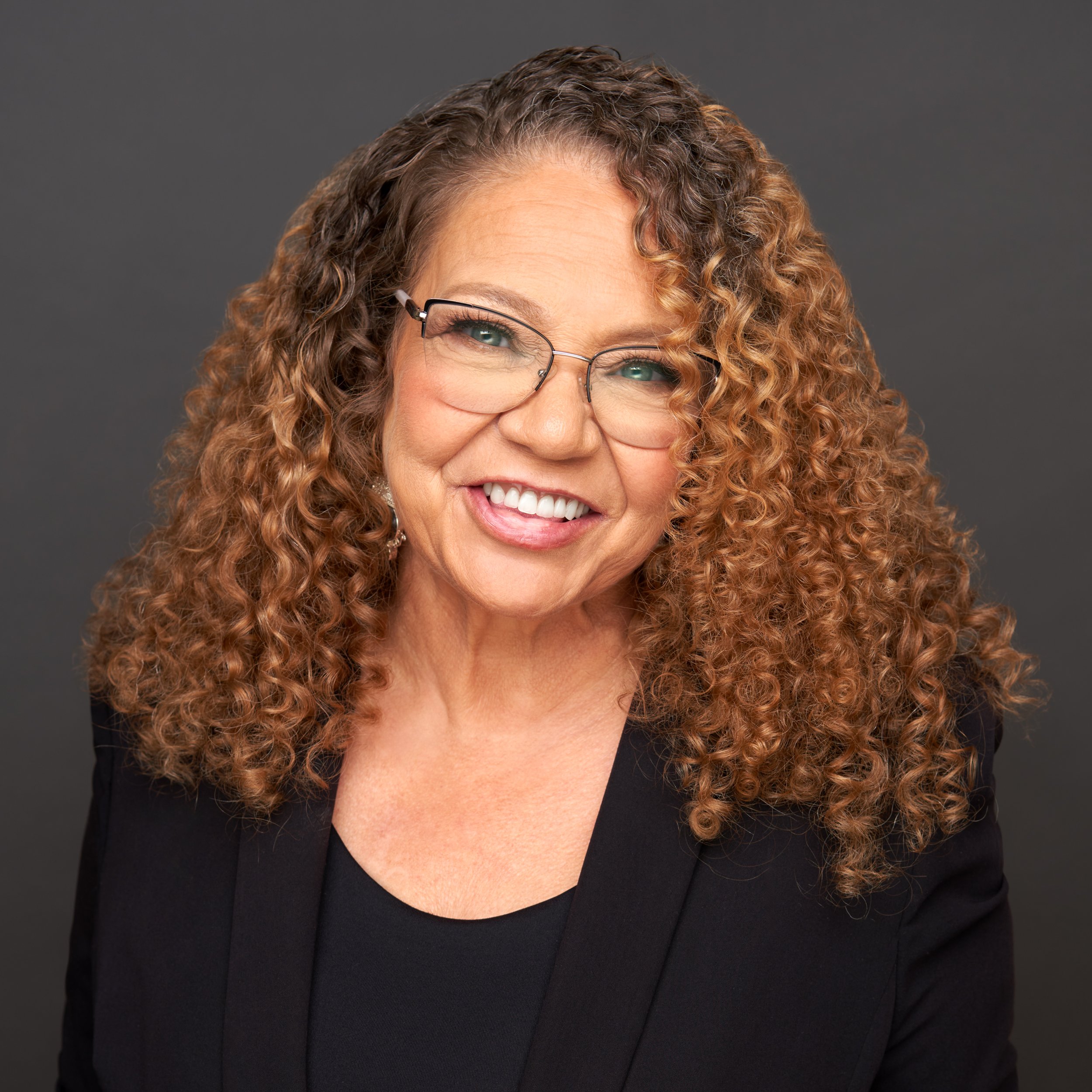 MICHELLE PETERS 5-real-estate-headshot-san-diego-reve-studios.jpg